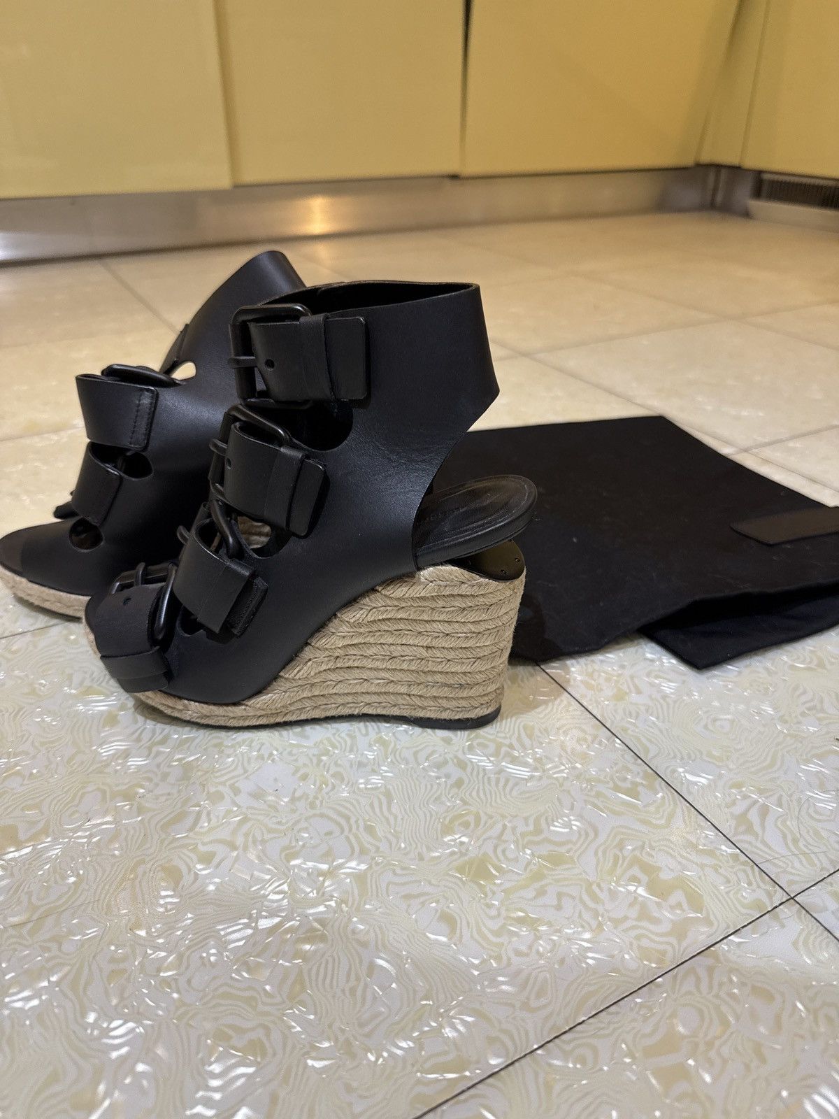 Alexander Wang Alexander Wang platform sandals Size US 8 / IT 38 - 2 Thumbnail