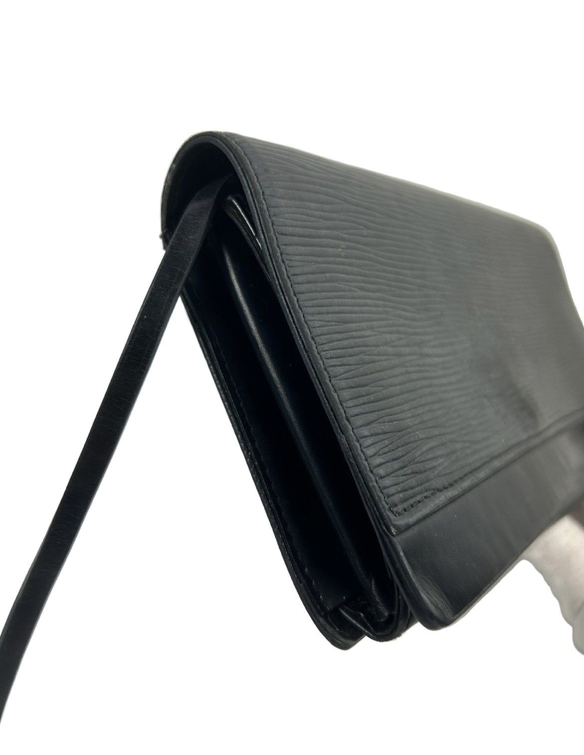 Louis Vuitton Louis Vuitton EPI Leather Shoulder Bag Size ONE SIZE - 5 Thumbnail