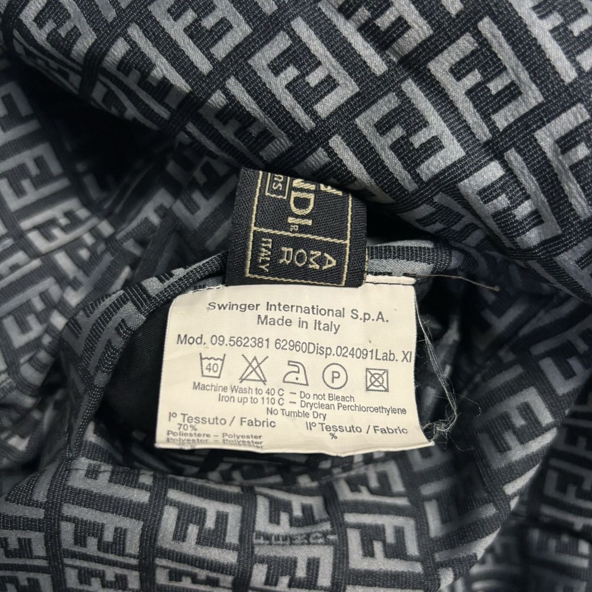 Fendi Vintage Fendi Zucca Reversible Jacket Size US M / EU 48-50 / 2 - 12 Thumbnail