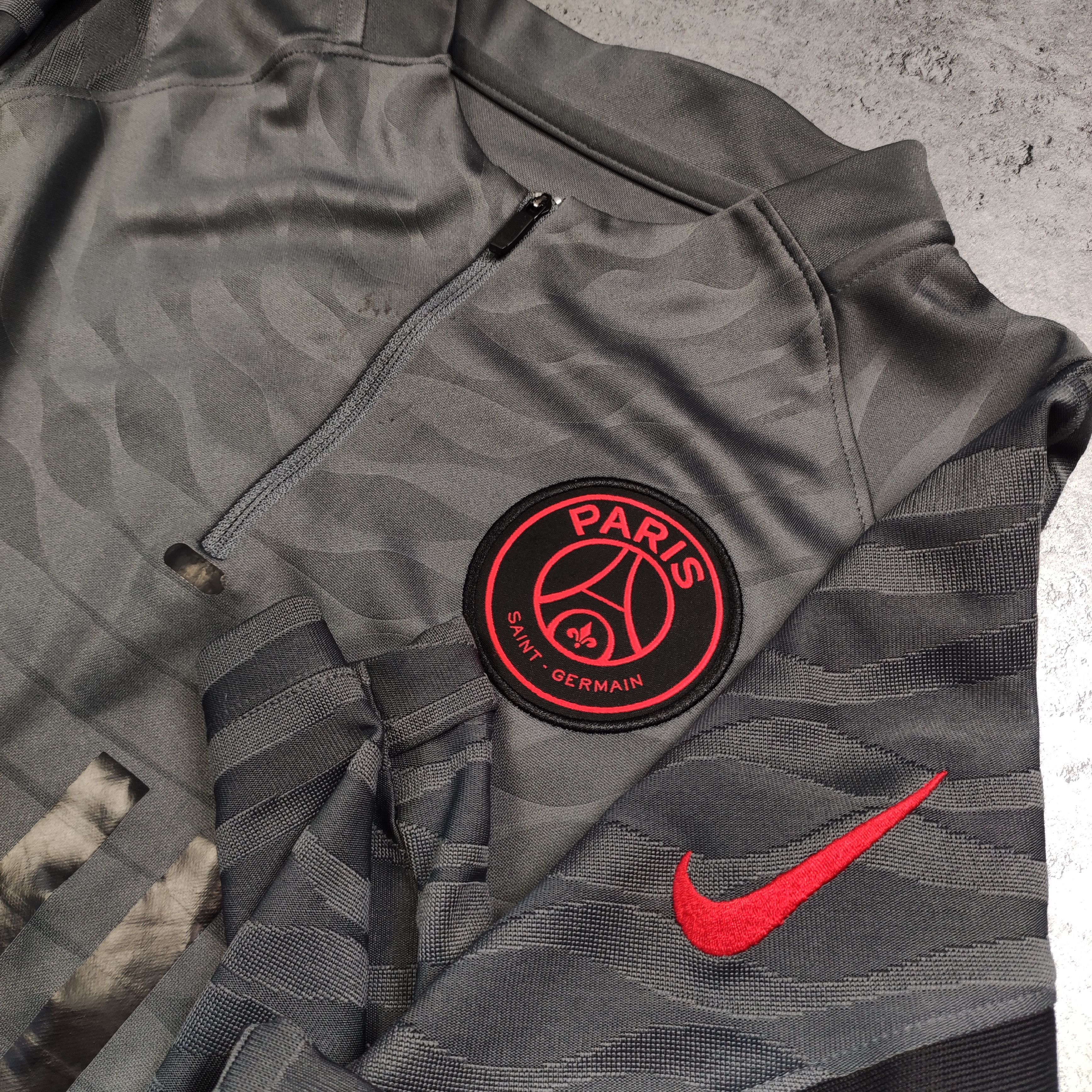 Nike RARE Football Soccer Nike PSG Paris Saint Germain Longsleeve Size US L / EU 52-54 / 3 - 5 Thumbnail