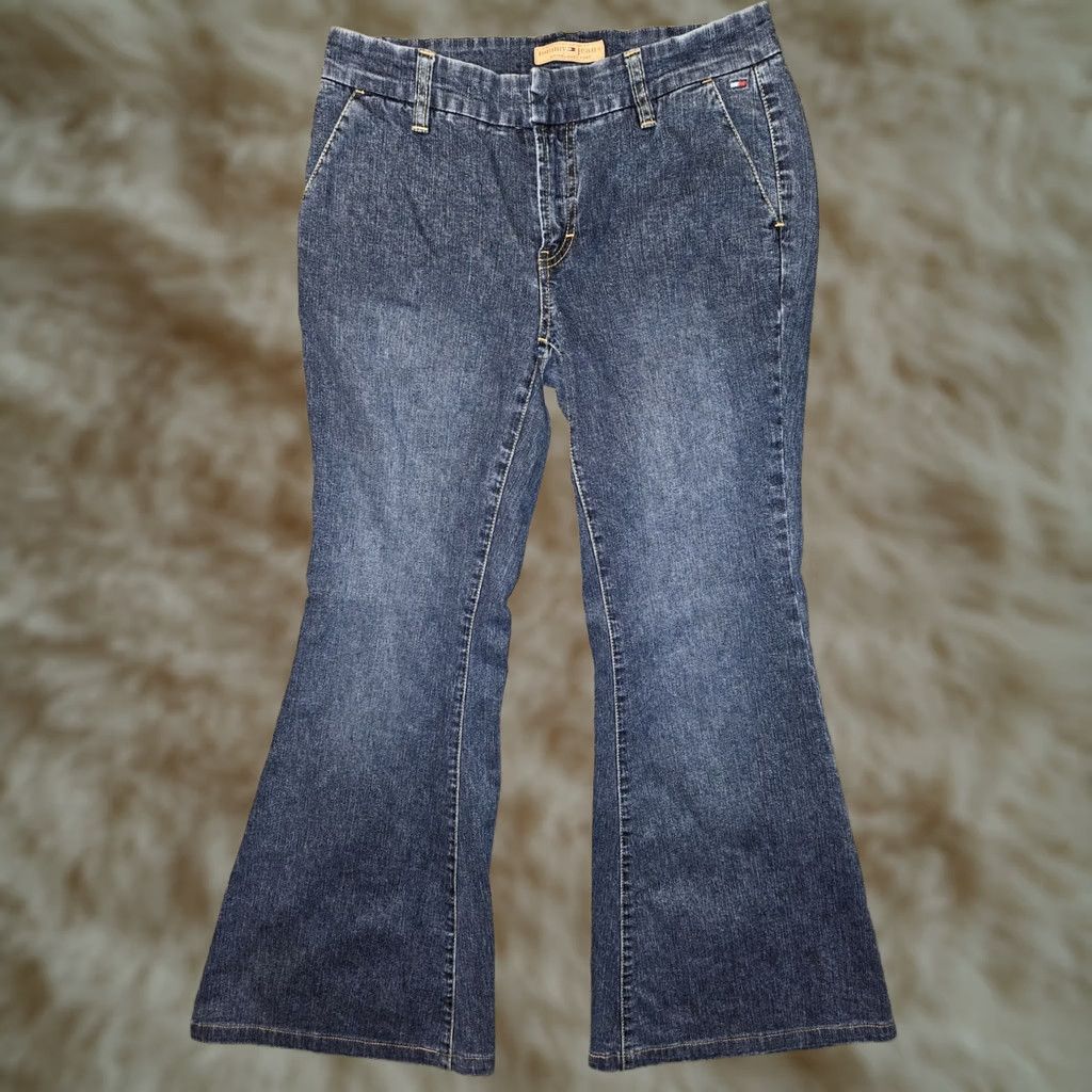 Tommy Hilfiger VINTAGE Tommy Hilfiger Jeans Flare Juniors 5 Low Rise Denim Blue Slash Pocket 90s Womens Jeans Size 27" / US 4 / IT 40 - 1 Thumbnail