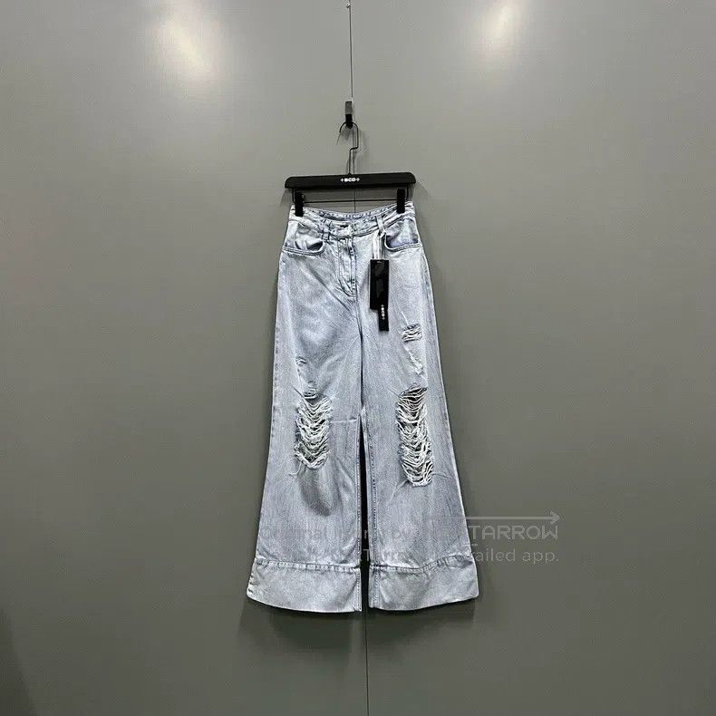 Givenchy Givenchy Water-washed Ripped Mid-rise Denim Pants Size 24" / US 00 / IT 34 - 1 Thumbnail