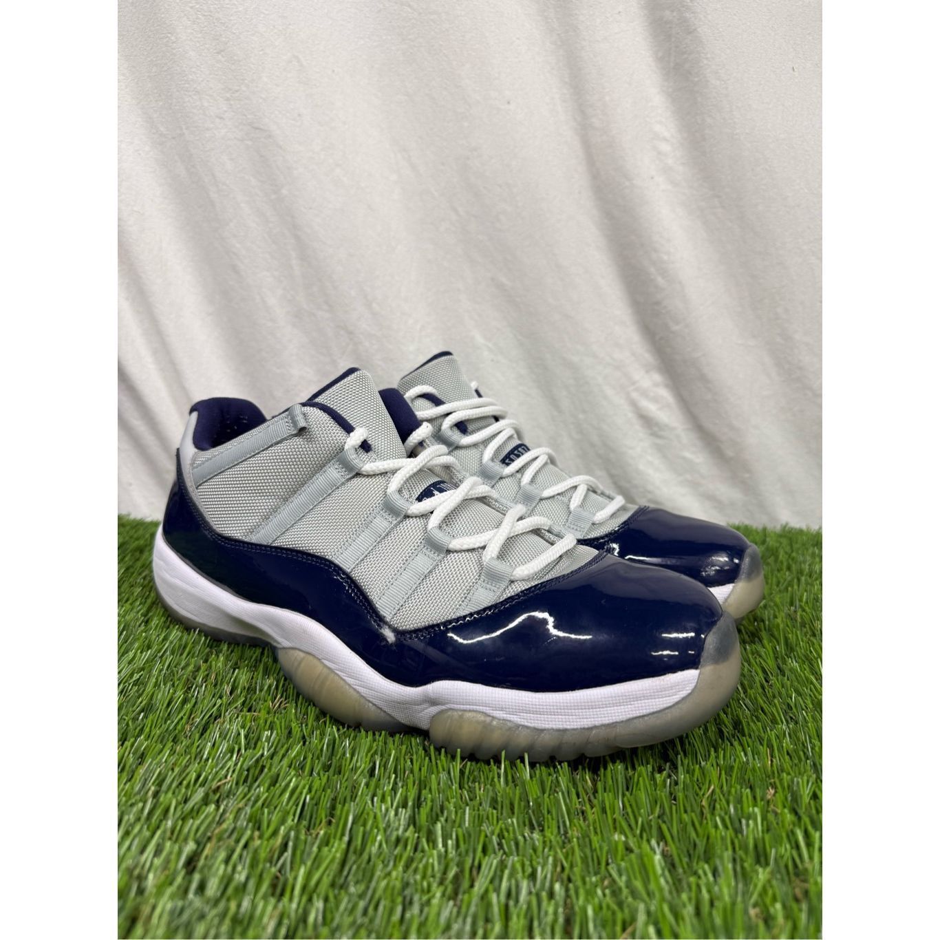 Jordan Brand Jordan 11 Low Georgetown Size 12 CLEAN Excellent Condition Size US 12 / EU 45 - 1 Thumbnail