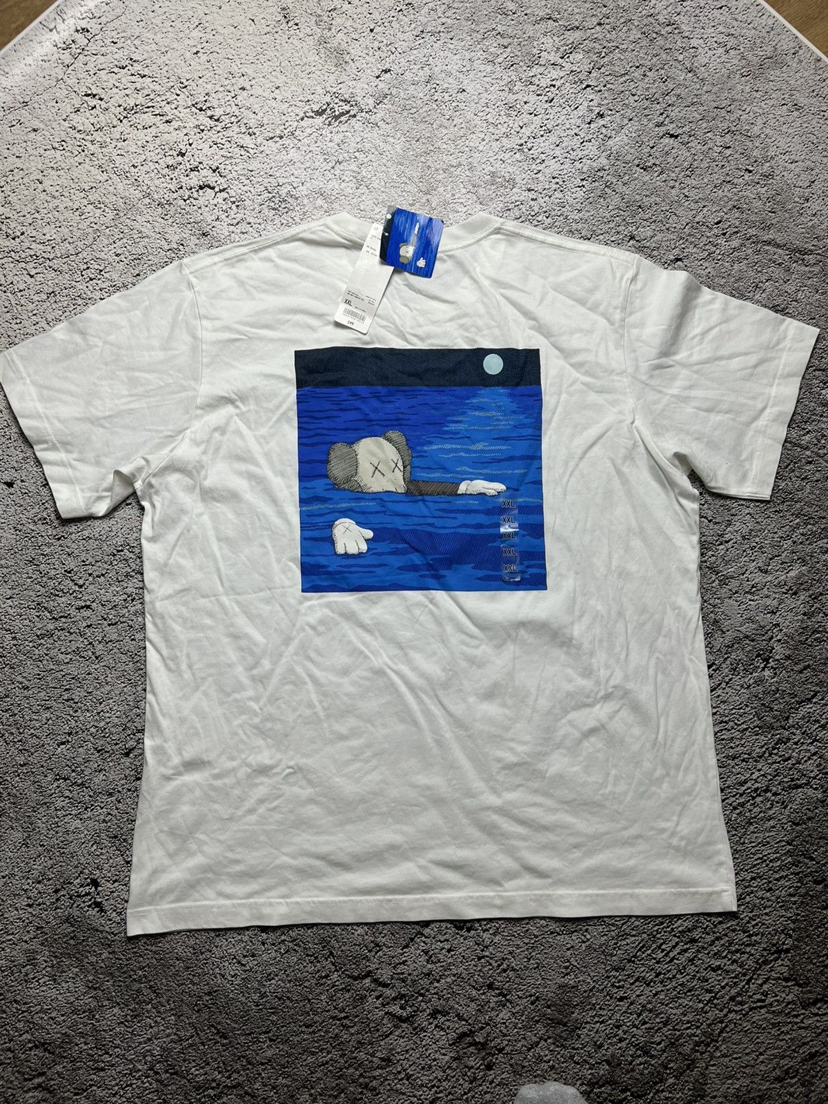 Kaws × Uniqlo New with tags NWT Uniqlo x Kaws art book cover t shirt Size US XXL / EU 58 / 5 - 1 Thumbnail