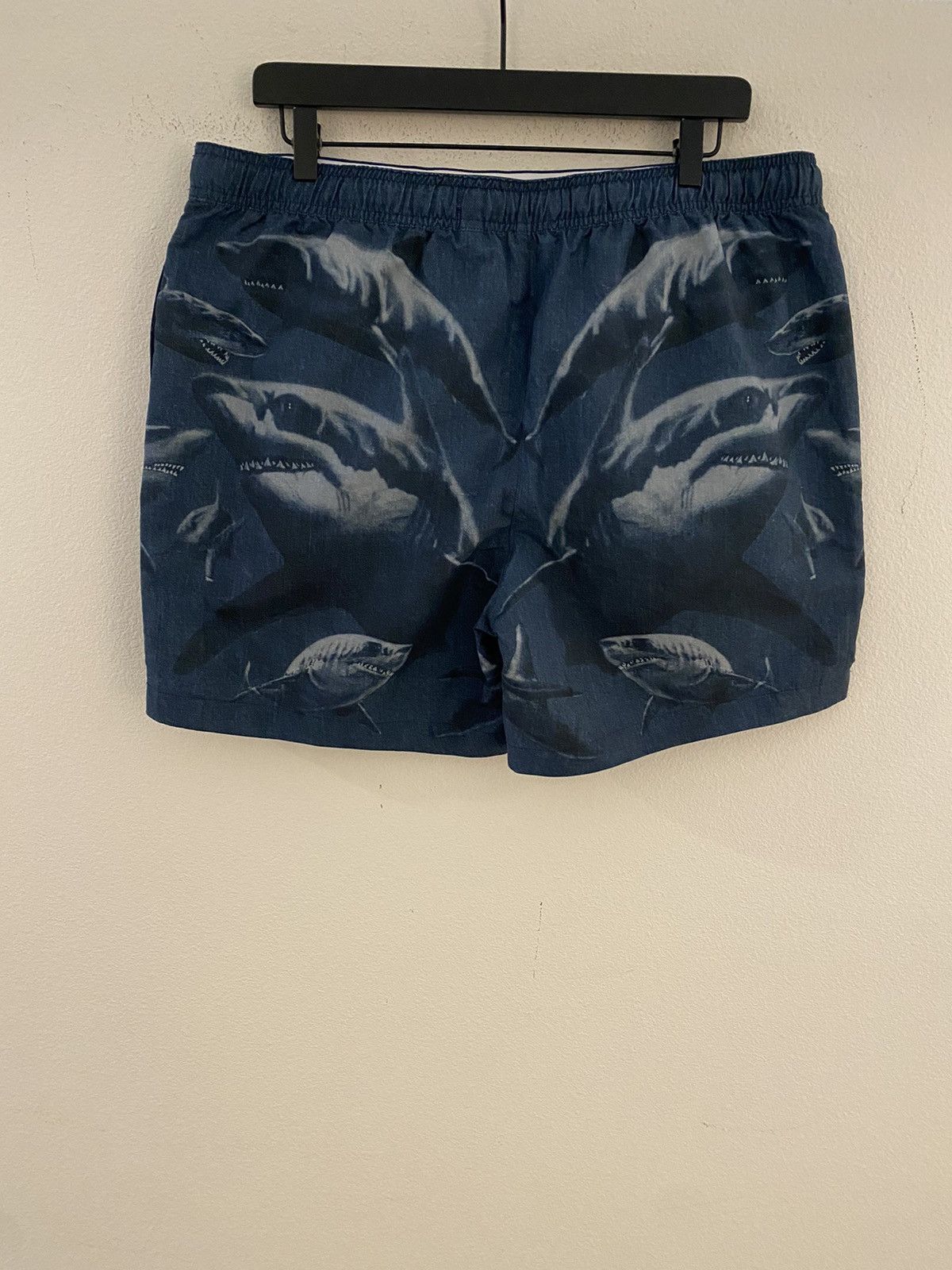 Burberry Burberry Shark Print Swim Shorts XL Size US 38 / EU 54 - 2 Thumbnail