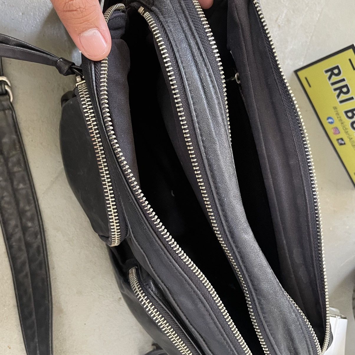 Club Monaco CLUB MONACO TWIN POCKET LEATHER CROSSBODY BAG Size ONE SIZE - 8 Thumbnail