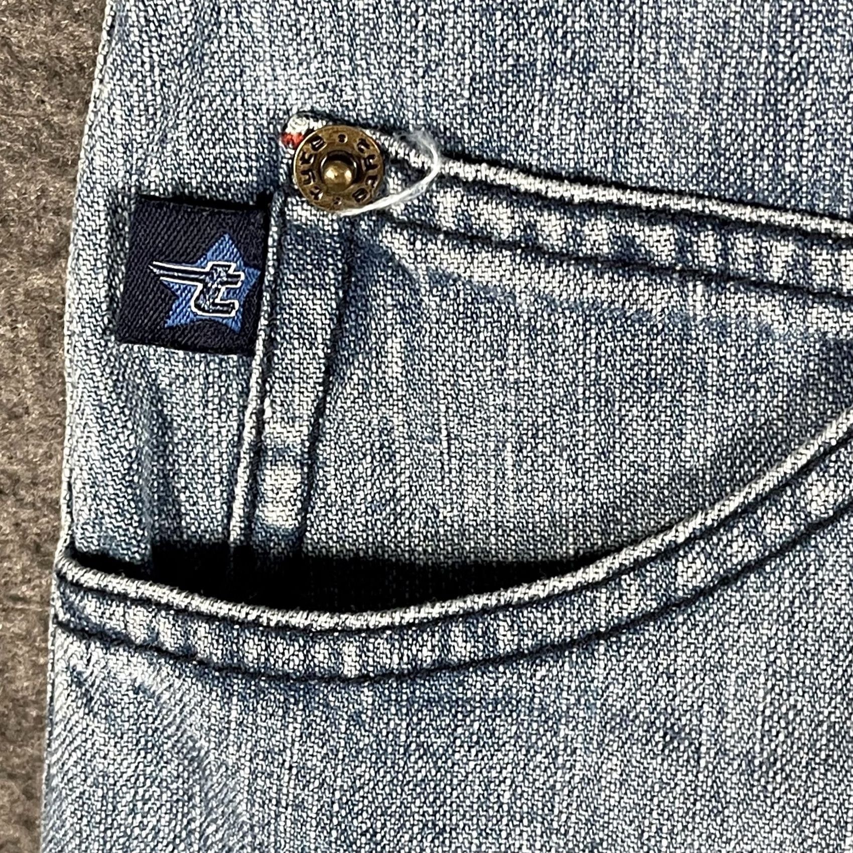Denime VINTAGE Tyte Blue Denim Mini Skirt 9 Juniors Short With Raw Hem Embroidered Pockets Y2K Summer Womens/Teens Size 30" / US 8 / IT 44 - 3 Thumbnail