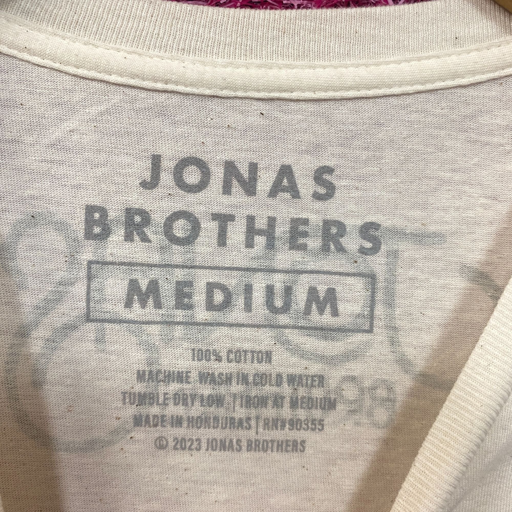 Other Jonas Brothers Five Albums One Night Tour T-Shirt Medium Size US M / EU 48-50 / 2 - 4 Thumbnail