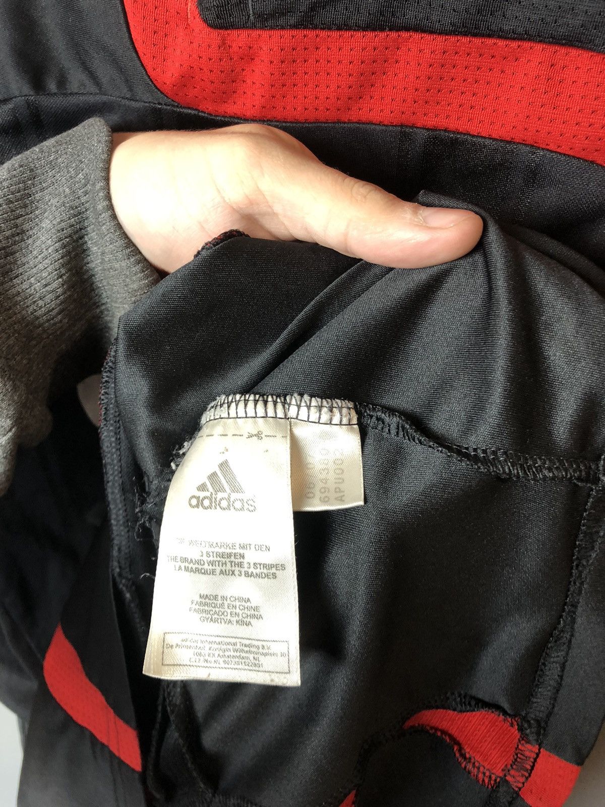 Vintage Vintage soccer jersey Liverpool adidas size xxs Size US XXS / EU 40 - 6 Thumbnail