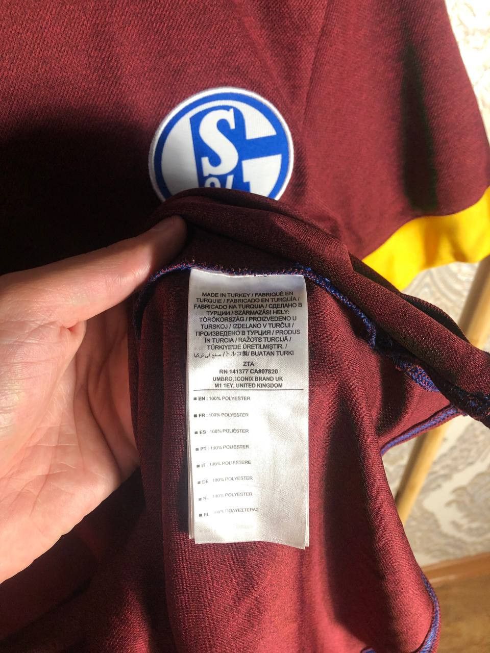 Umbro Vintage Umbro FC SCHALKE 04 Germany Soccer Jersey Retro Size US S / EU 44-46 / 1 - 6 Thumbnail