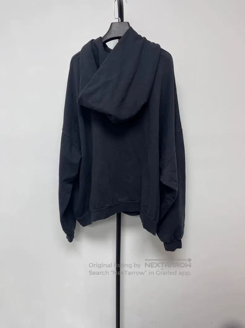 Balenciaga Balenciaga Solid Color Letter Logo Long Sleeve Hoodie Size US S / EU 44-46 / 1 - 2 Thumbnail