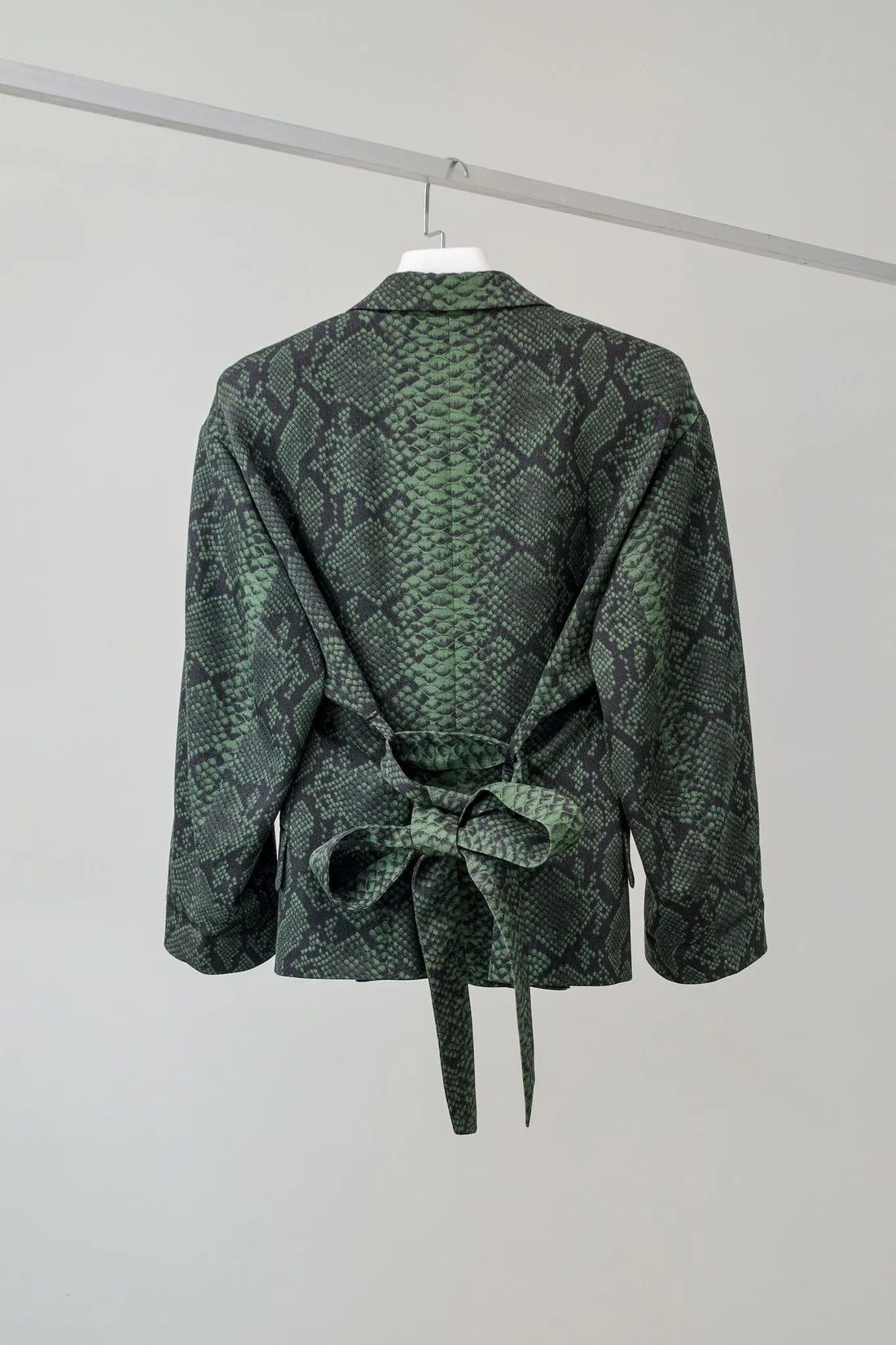 Dries Van Noten Dries Van Noten AW/20 Green Snake Skin Print Blazer Size M / US 6-8 / IT 42-44 - 2 Thumbnail