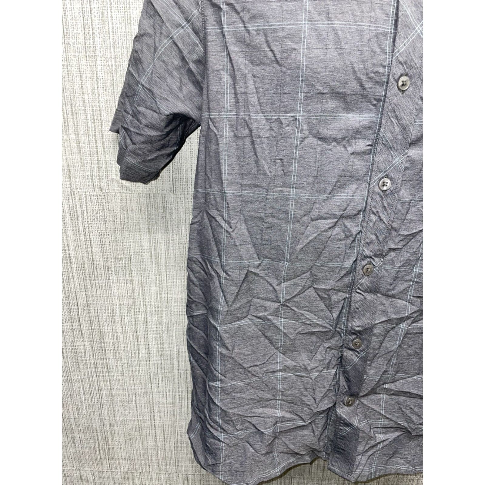 TravisMathew Travis Mathew Shirt Plaid Gray Mens M Short Sleeve Button-Up Regular Sized Shirt Men Gray Plaid Shirt M Mens Size US M / EU 48-50 / 2 - 5 Thumbnail
