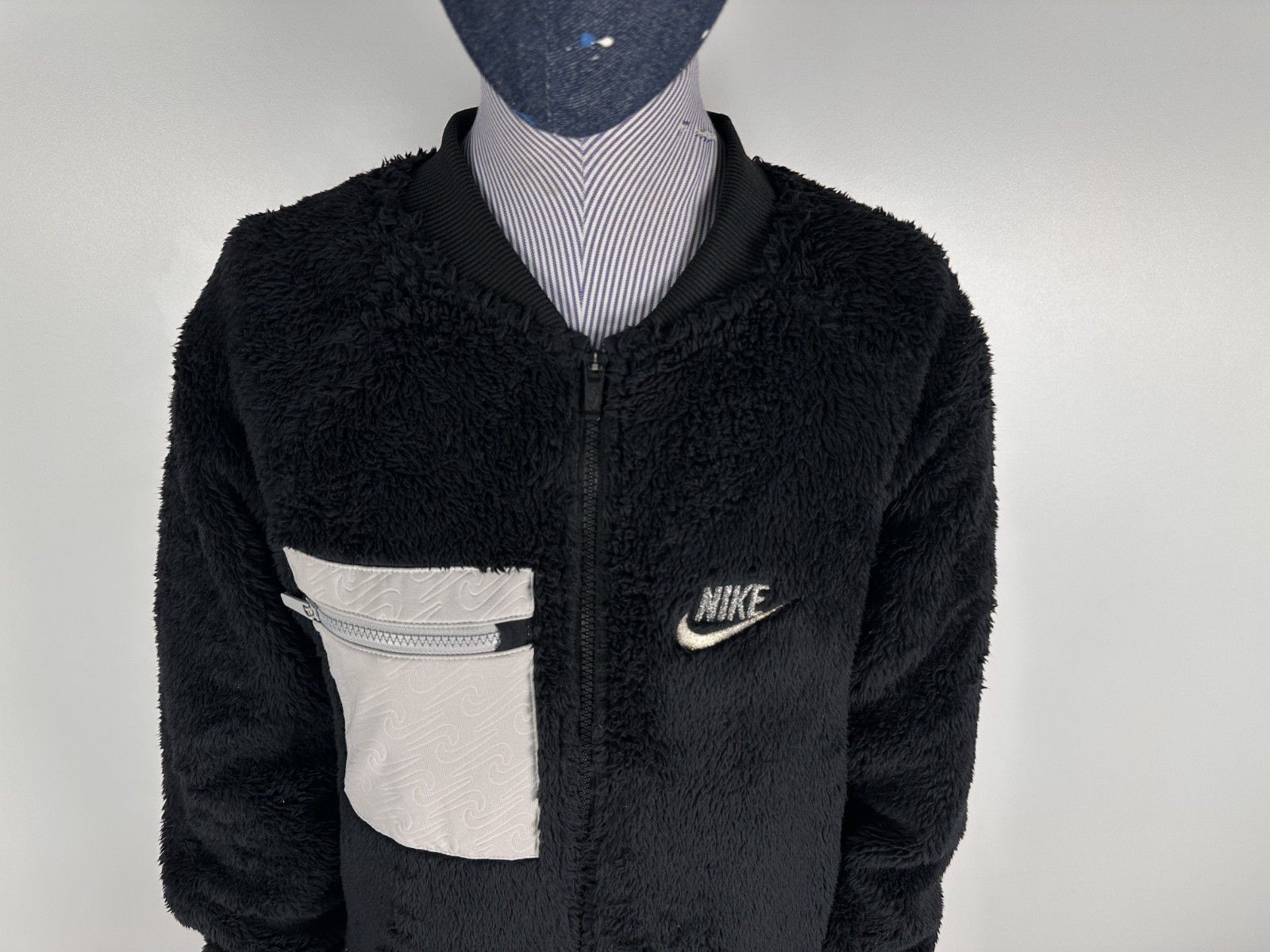 Nike Nike Deep Fleece Sherpa Jacket Long Black Girls L Womens S Size S / US 4 / IT 40 - 2 Thumbnail