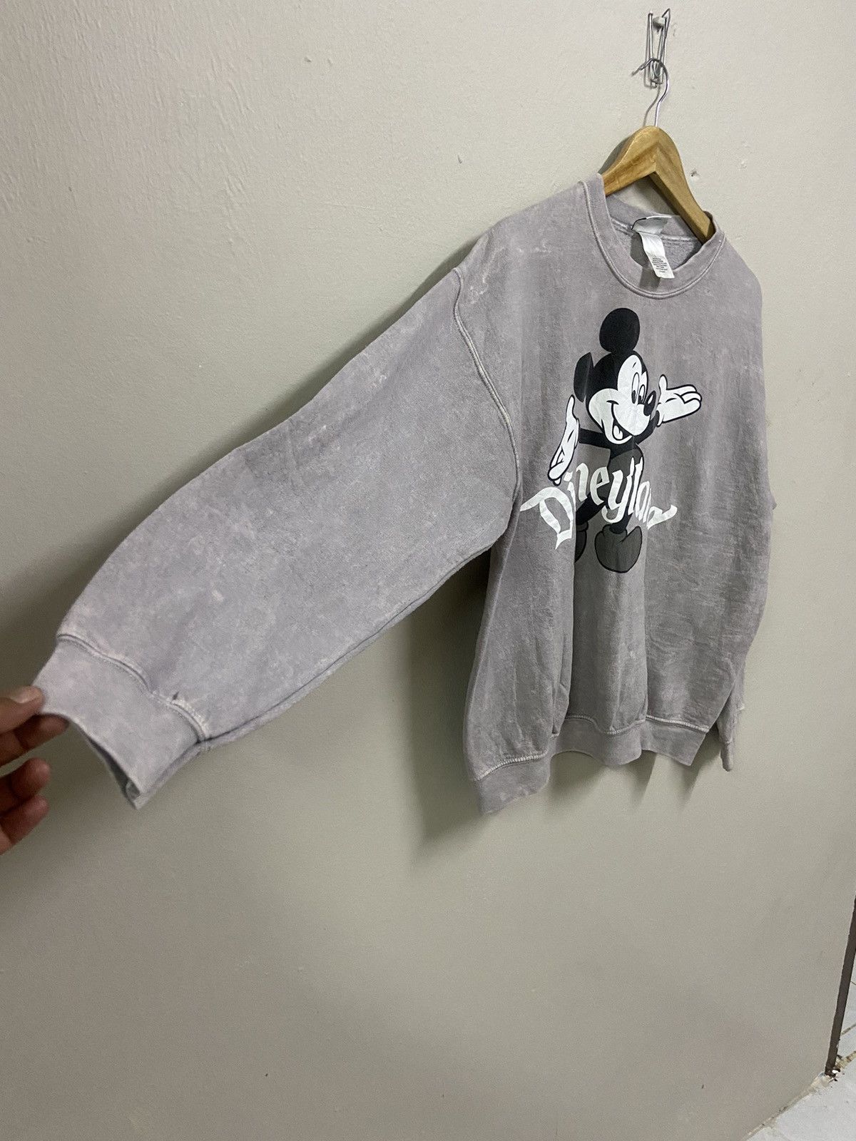 Disney × Vintage Vintage Y2K Mickey Mouse Disneyland crewneck Size US XL / EU 56 / 4 - 6 Thumbnail