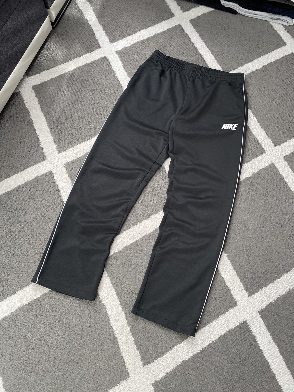 Nike Nike Swoosh Loose Fit Straight Leg Sweatpants Size US 32 / EU 48 - 1 Thumbnail