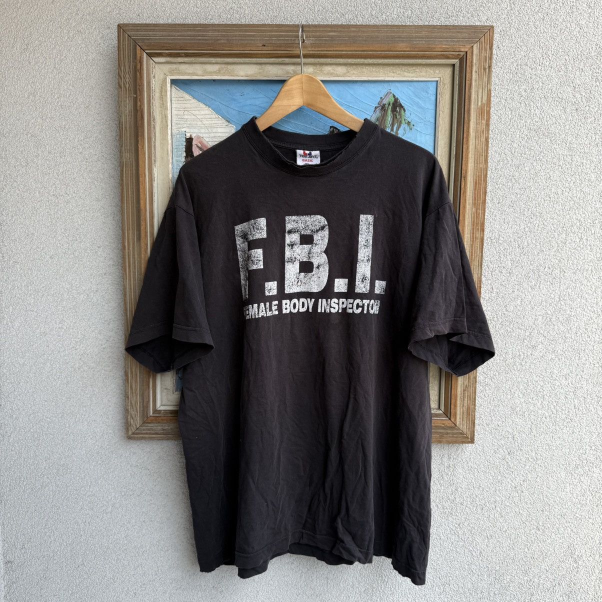 Band Tees × Vintage FBI Female Body Inspector Vintage 90s T shirt Black Thrashed Size US L / EU 52-54 / 3 - 1 Thumbnail