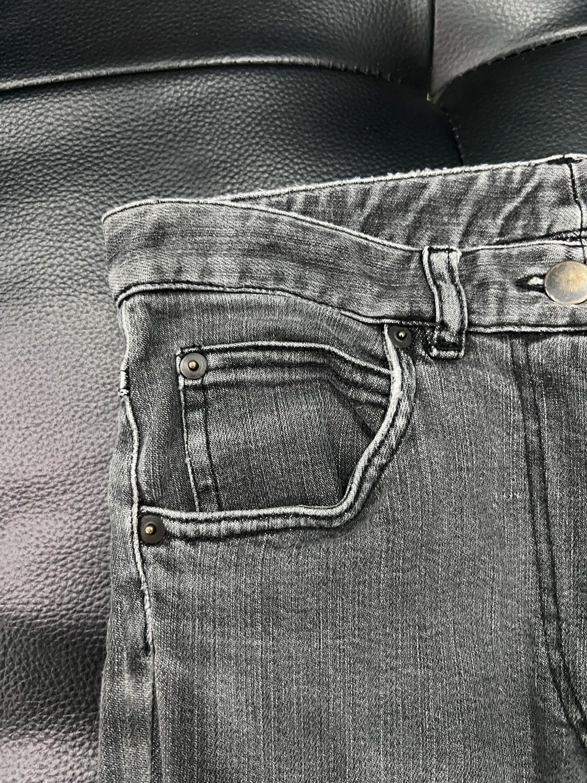 Maison Margiela Maison Martin Margiela Line 14 Distressed Slim Denim Jeans Size 27" / US 4 / IT 40 - 5 Thumbnail