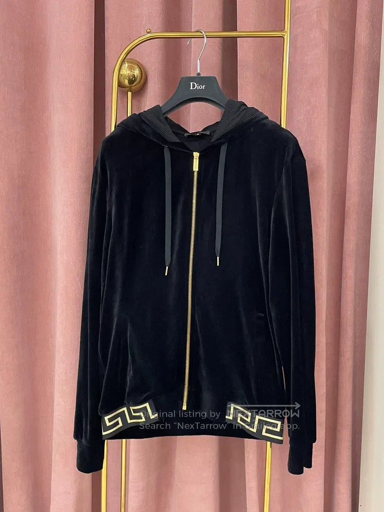 Versace Versace Black plush zip jacket Size US M / EU 48-50 / 2 - 1 Thumbnail