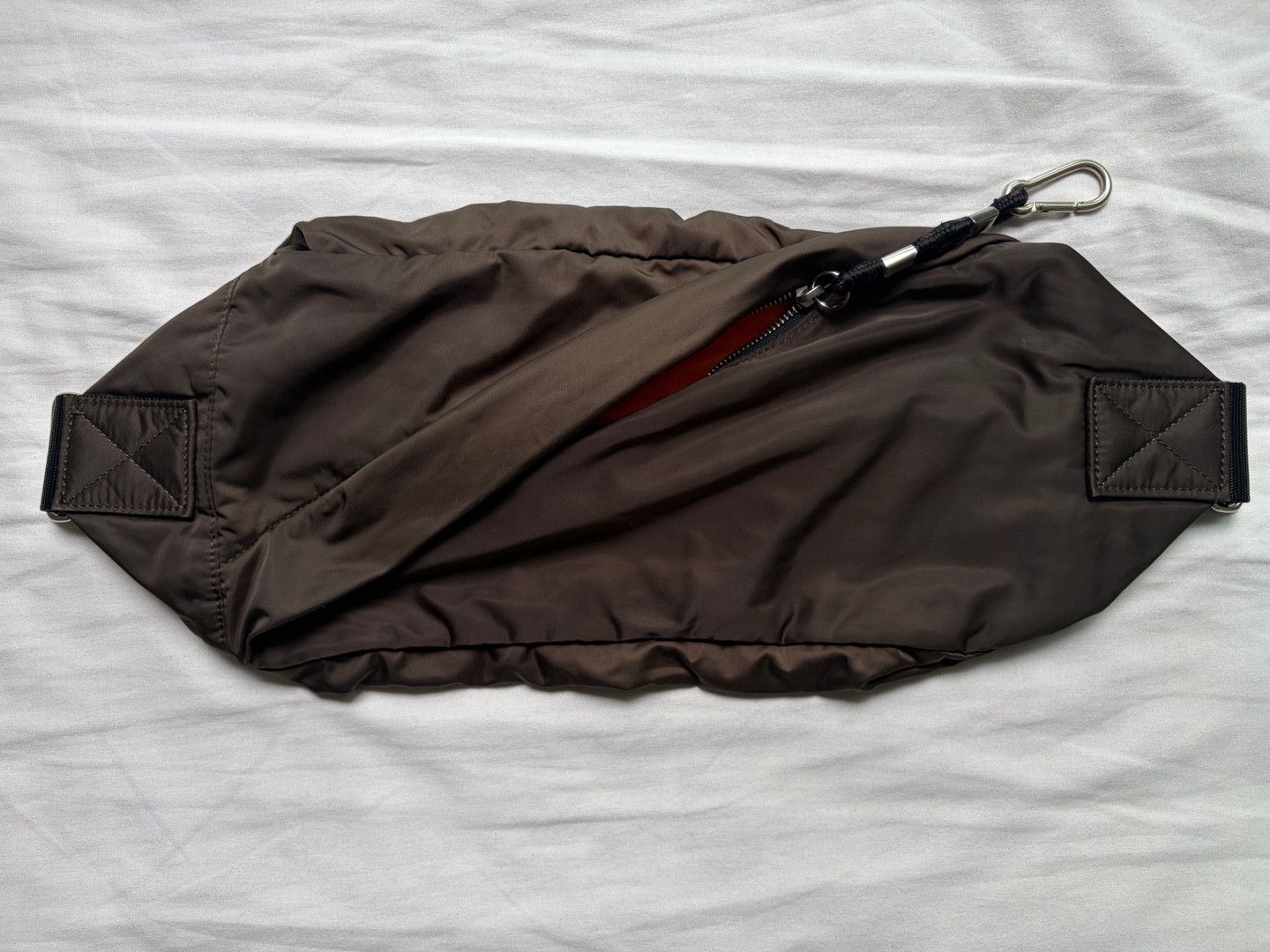 H&M H&M Studio FW17 MA-1 bomber sling bag Dark Olive Size ONE SIZE - 9 Thumbnail