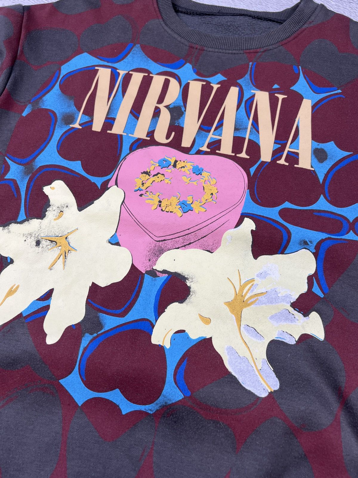Band Tees Vintage Nirvana - Heart Shaped Box Sweater Size US L / EU 52-54 / 3 - 7 Thumbnail