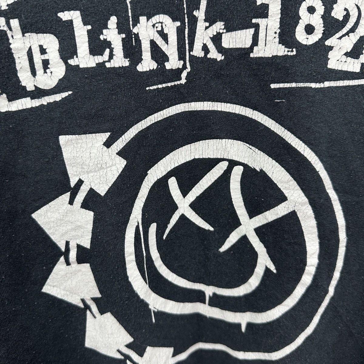 Band Tees Vintage 00s Blink-182 official merchandise sweatshirt rock Size US M / EU 48-50 / 2 - 4 Thumbnail