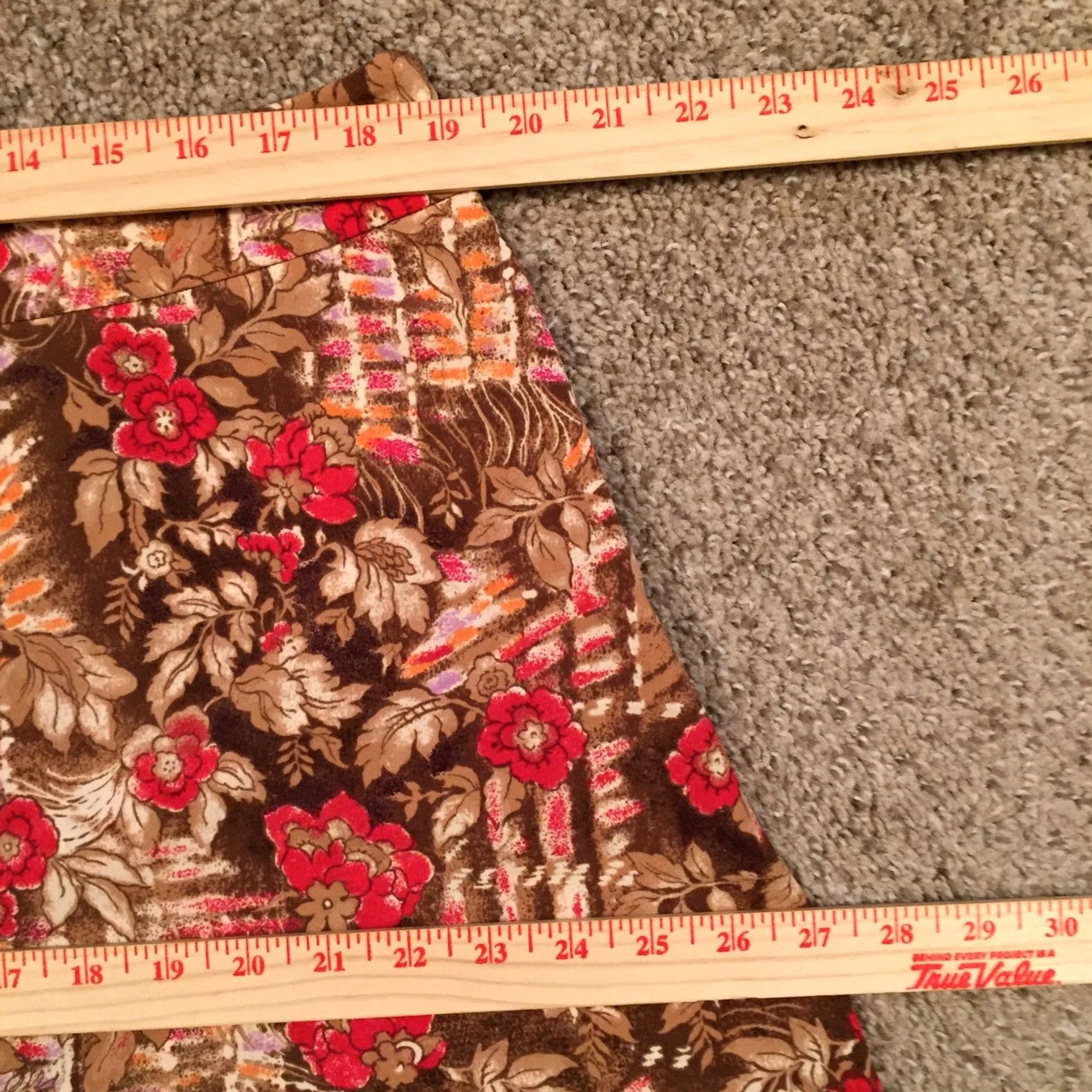 Vintage Sag Harbor Skirt Size 18 Beige Red Floral Midi Unlined Lightweight A-Line Shirt? Size 40" / US 18 - 3 Thumbnail