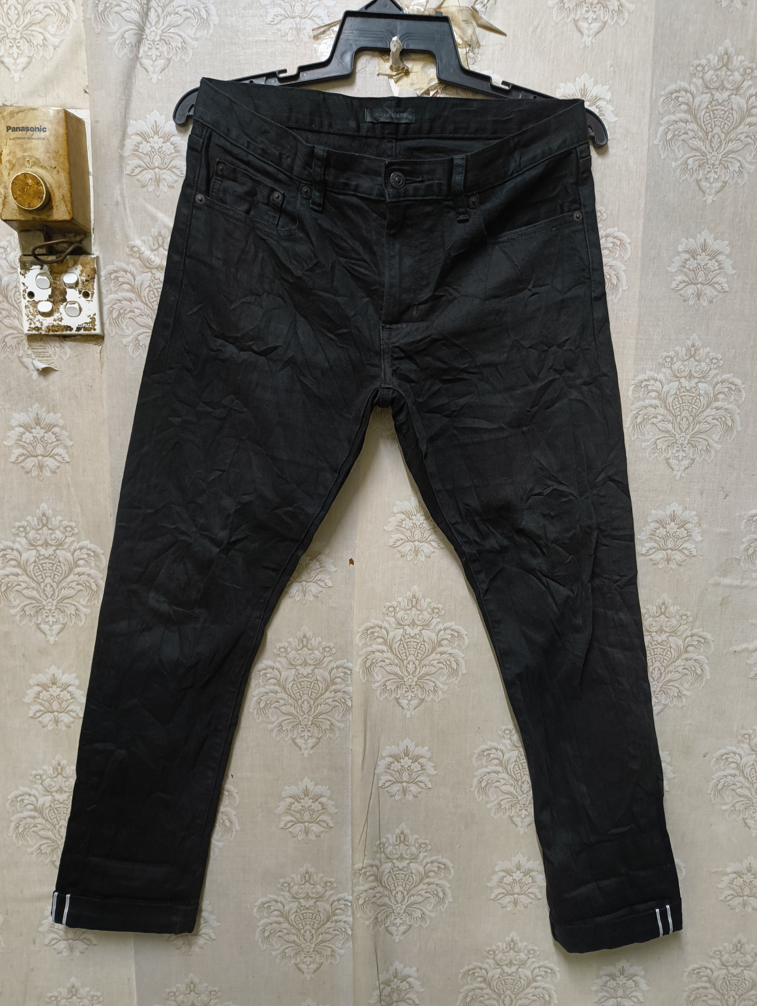 Uniqlo Jeans black selvedge denim slim fit