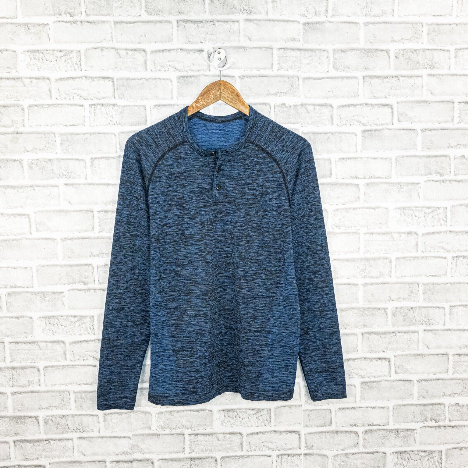 Lululemon Lululemon Men's Long Sleeve Henley Shirt in Heather Blue Size US S / EU 44-46 / 1 - 1 Thumbnail