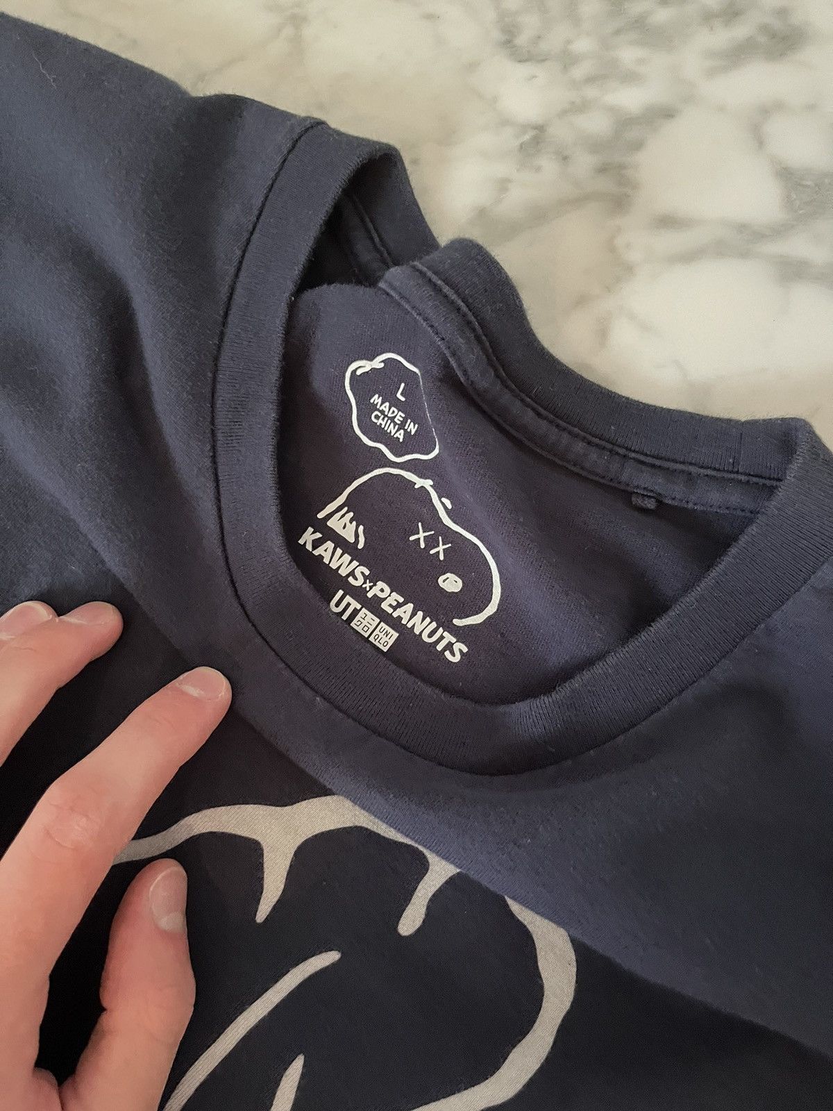Kaws × Uniqlo Snoopy Kaws x Uniqlo Shirt Size US L / EU 52-54 / 3 - 3 Thumbnail
