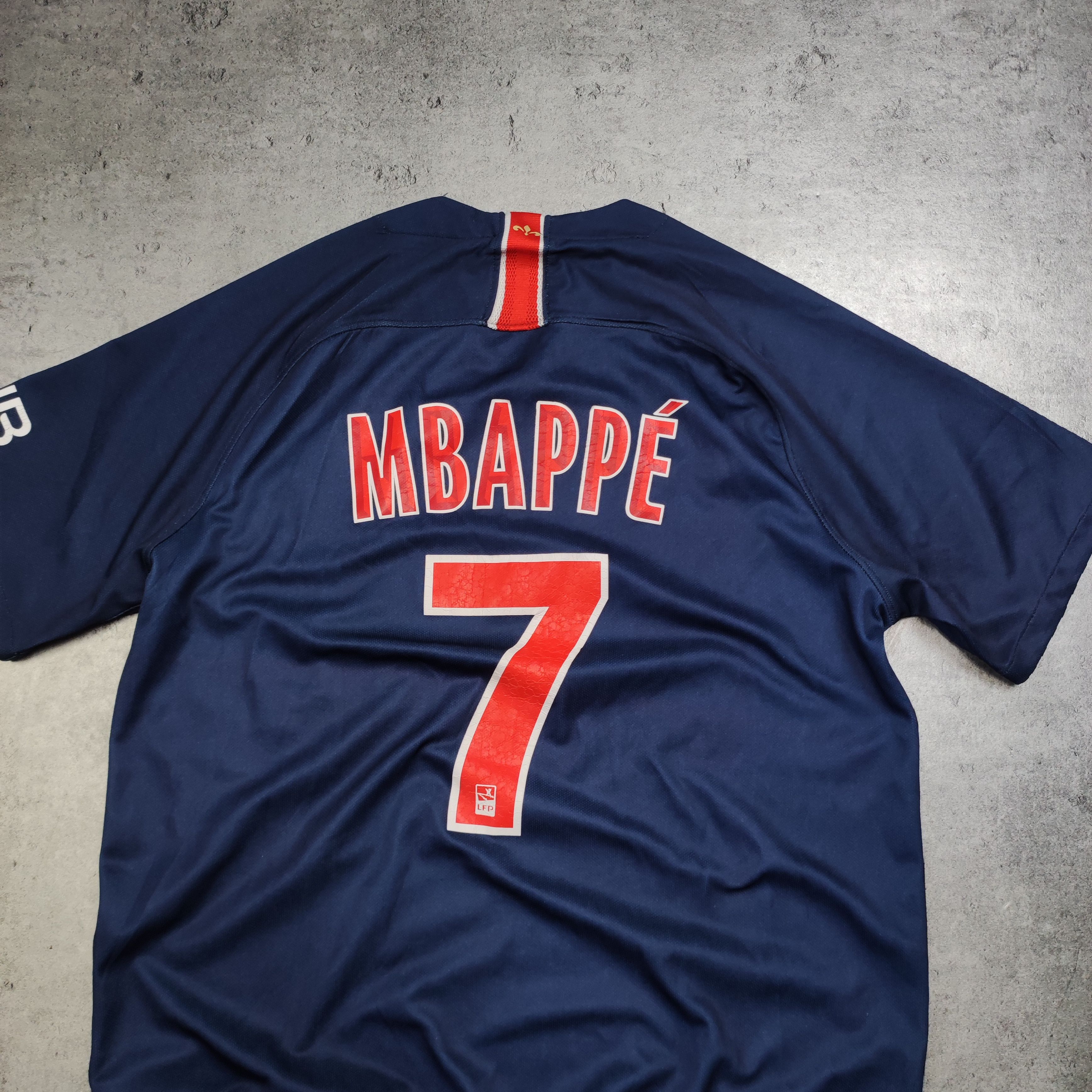 Nike RARE PSG Paris Saint Germain x Nike #7 Mbappe Jersey 2019 Size US M / EU 48-50 / 2 - 10 Thumbnail