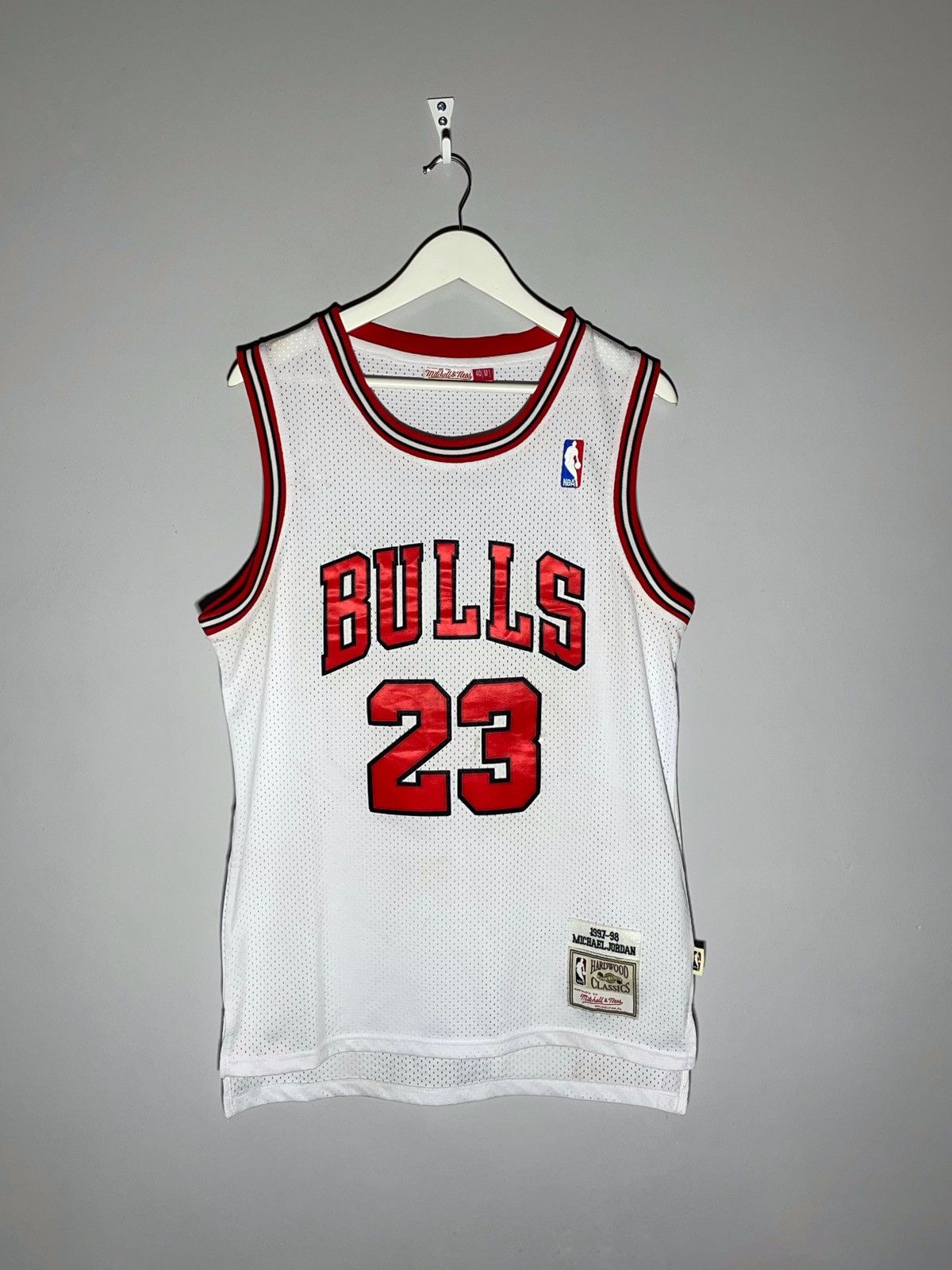 NBA #23 Jordan Chicago Bulls Mitchell Ness NBA Jersey Size US M / EU 48-50 / 2 - 2 Thumbnail