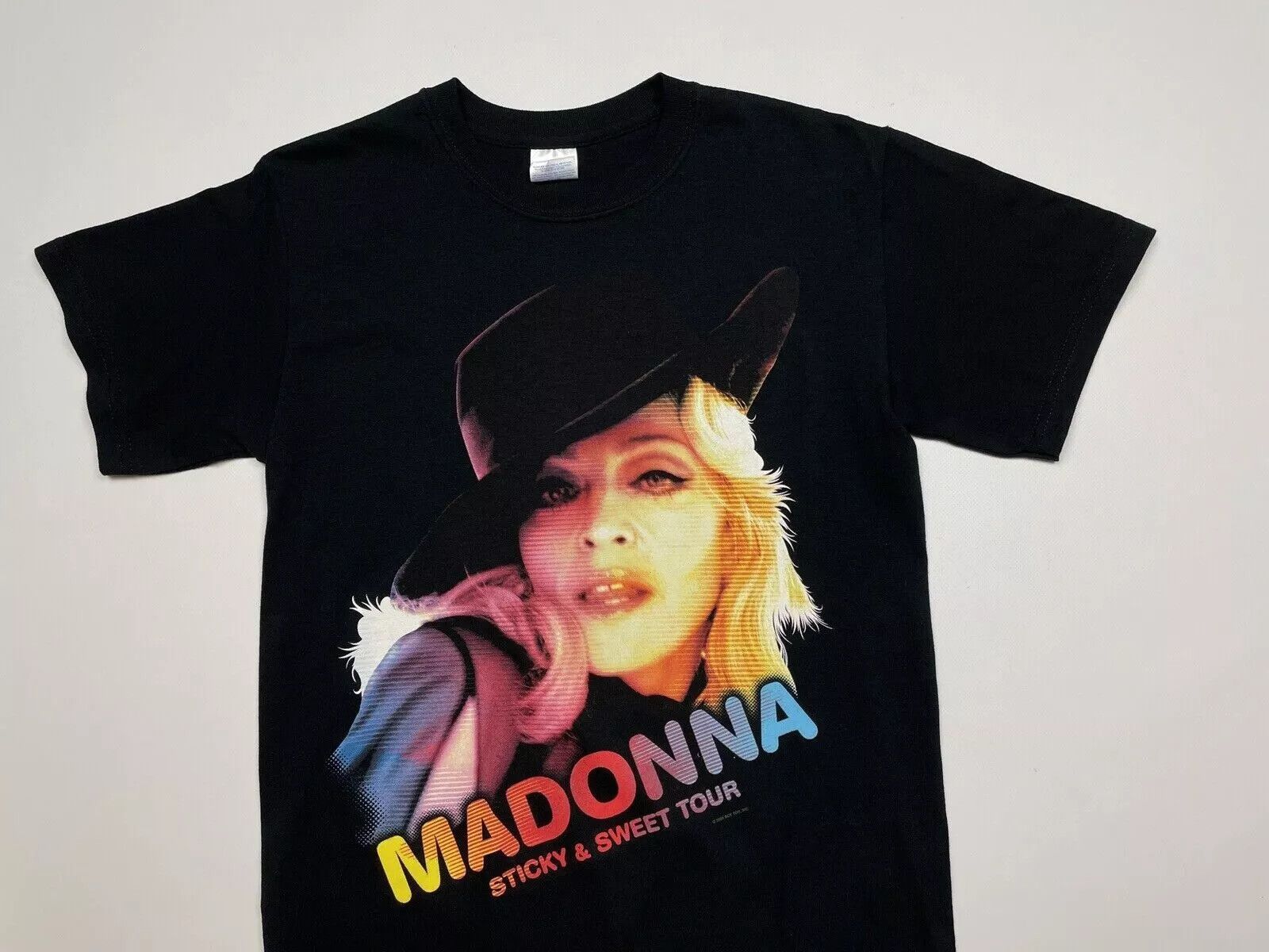 Gildan Vintage 2008 Madonna Sweet & Sticky Official T-Shirt 2000s Size US S / EU 44-46 / 1 - 4 Thumbnail