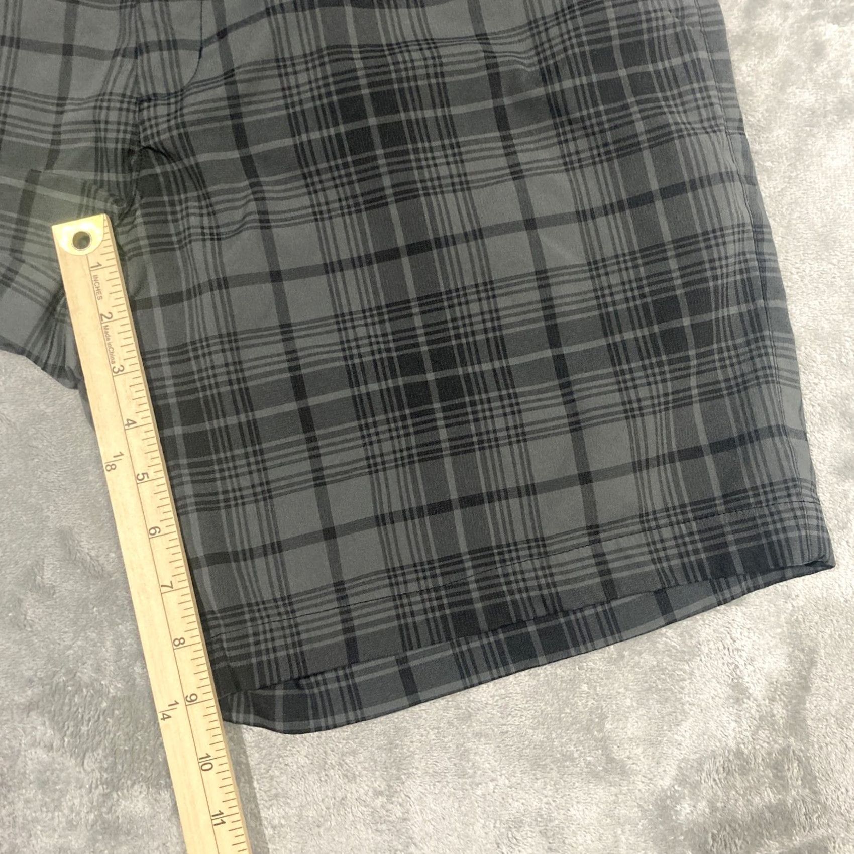 Nike Nike Shorts Mens 36 Black Gray Plaid Dri-Fit Golf Casual Active Size US 36 / EU 52 - 3 Thumbnail