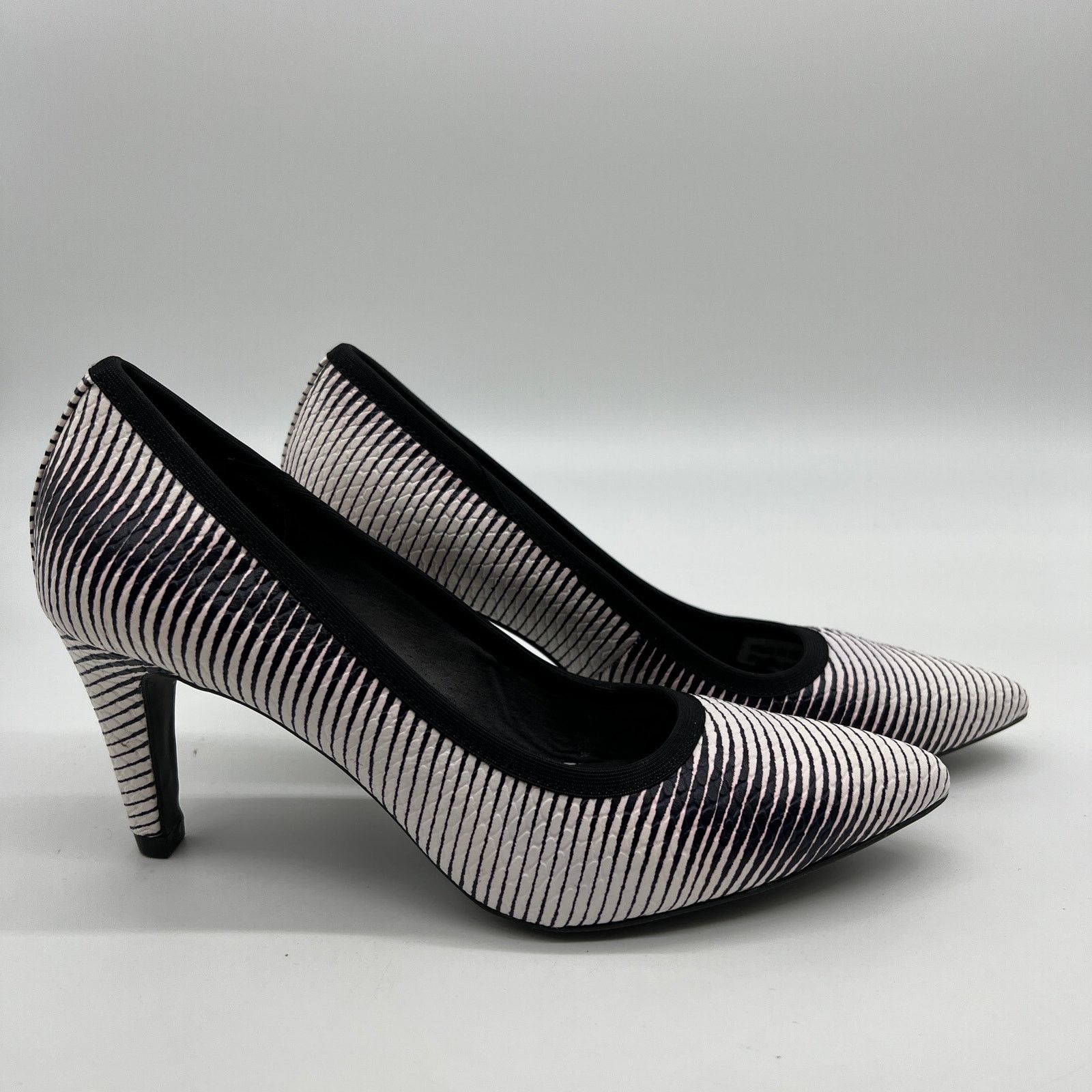 Other Lori Goldstein Collection Novelty Pumps Size 6 M Size US 6 / IT 36 - 9 Thumbnail