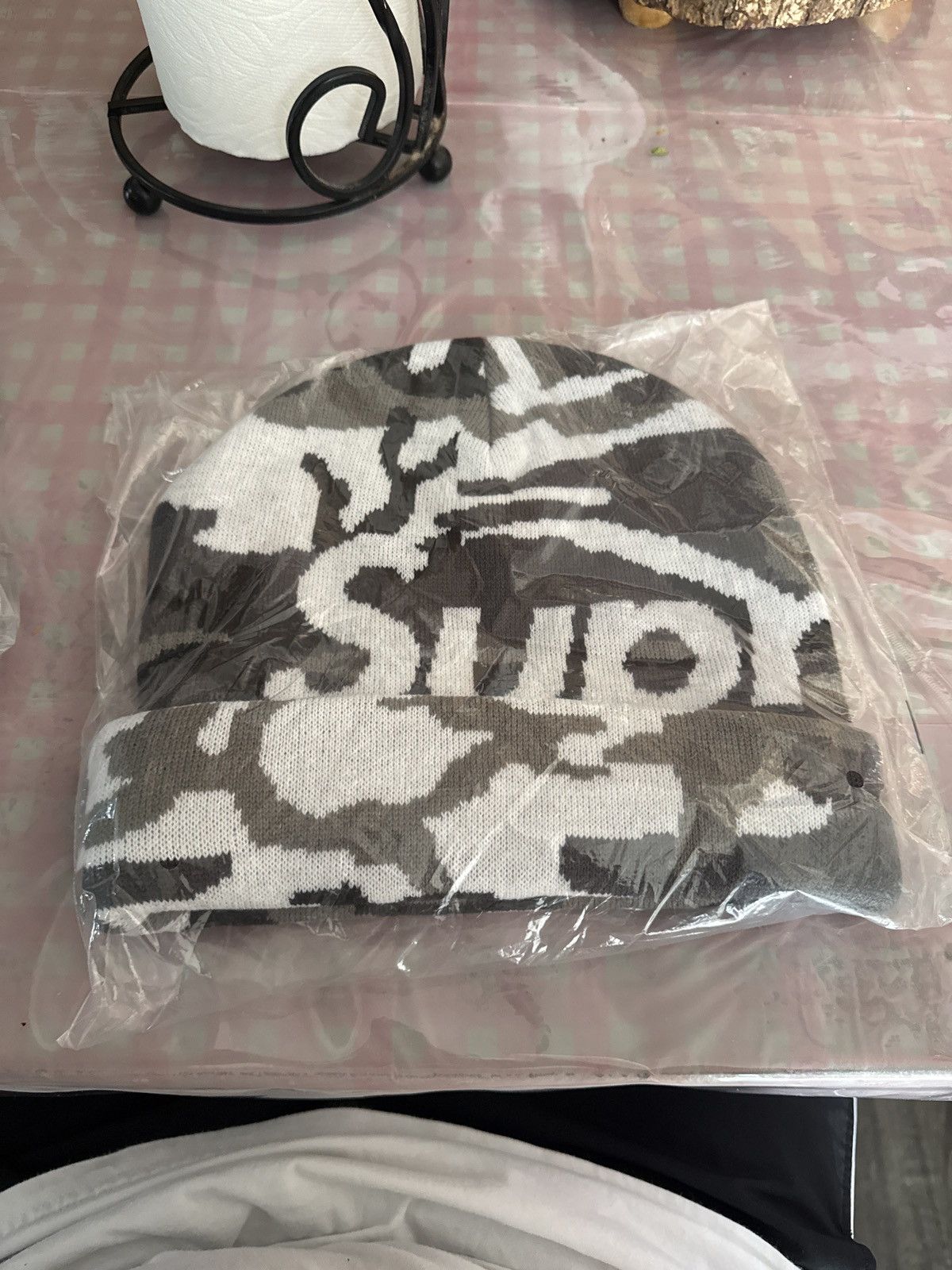 Supreme Supreme Camo Beanie Size ONE SIZE - 1 Thumbnail