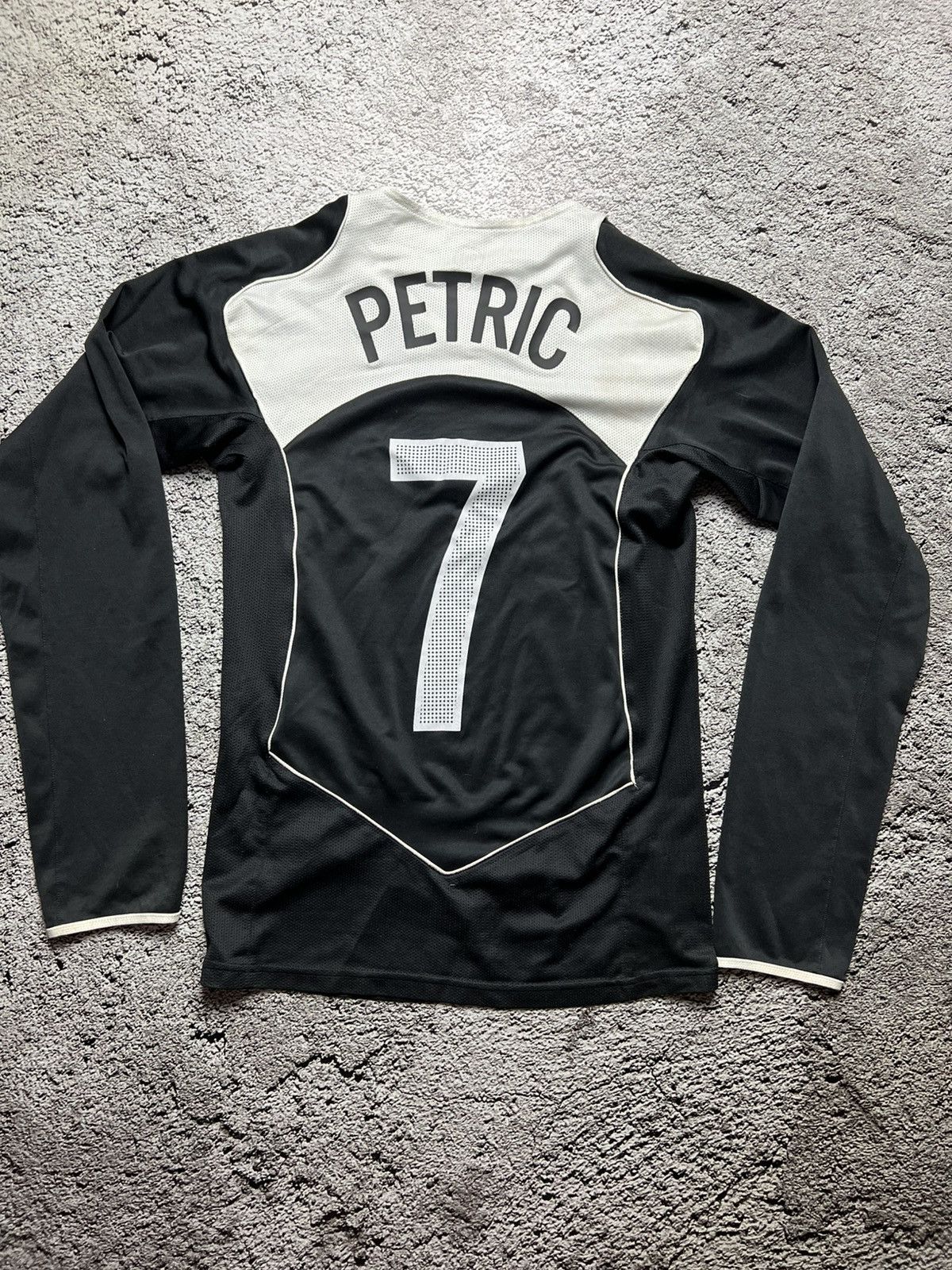 Nike 2004-2006 FC Basel Switzerland Mladen Petric nike jersey Size US XS / EU 42 / 0 - 1 Thumbnail