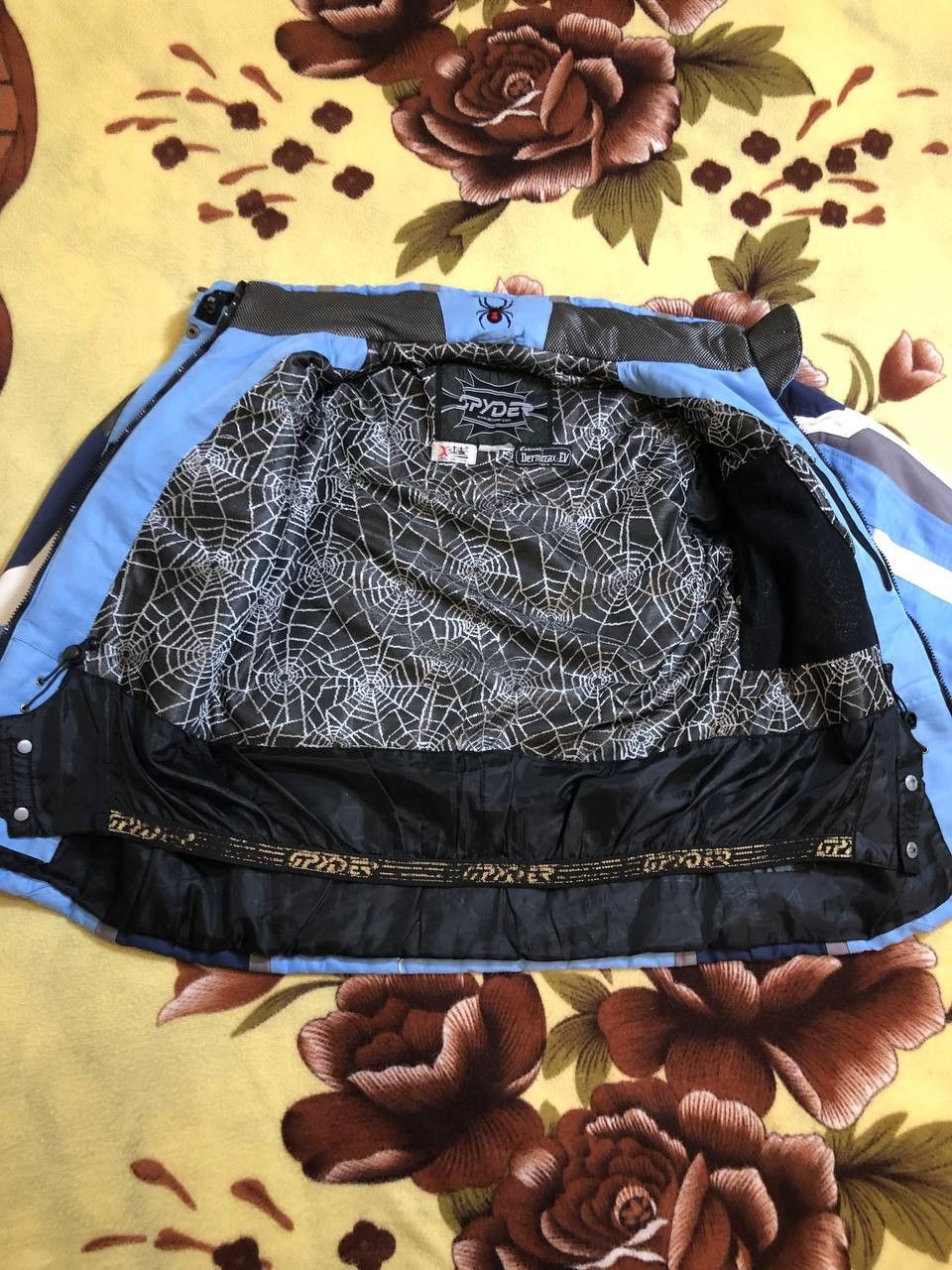 Spyder Spyder Baby Blue Spider Web ski Snowboarding Jacket vintage Size US M / EU 48-50 / 2 - 15 Thumbnail