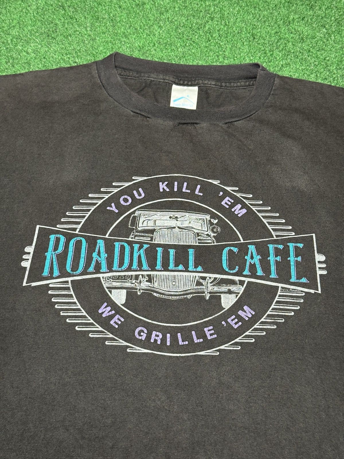 Vintage Vintage 90s Roadkill Cafe You Kill Em We Grill Em T Shirt Size US XL / EU 56 / 4 - 2 Thumbnail