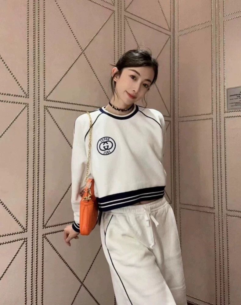 Gucci Gucci White logo embroidered round-neck cotton sweatshirt 2 Size US S / EU 44-46 / 1 - 9 Thumbnail