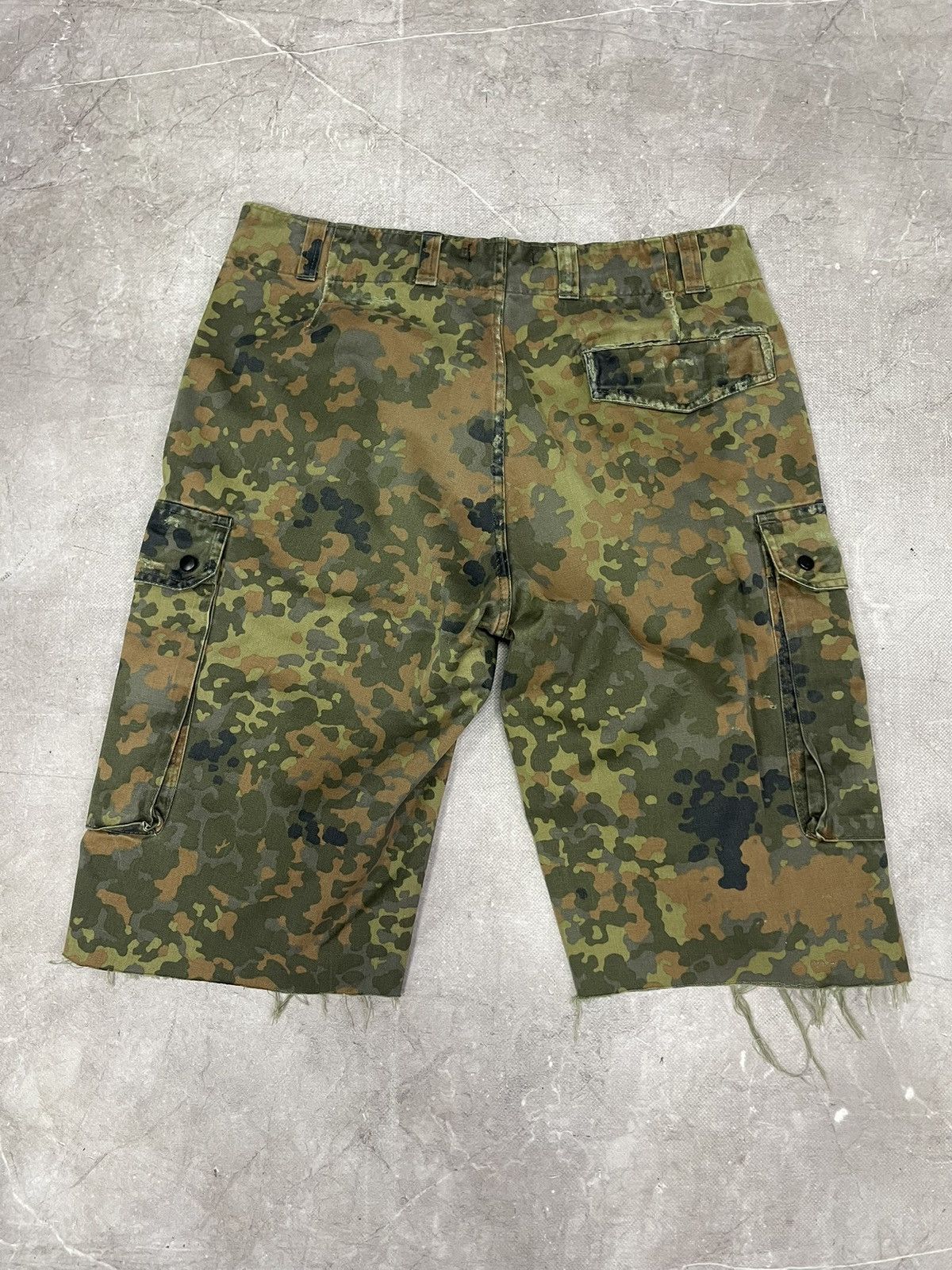 Yeezy Vintage Army German distressed yeezy style Gargo Shorts Size US 32 / EU 48 - 7 Thumbnail