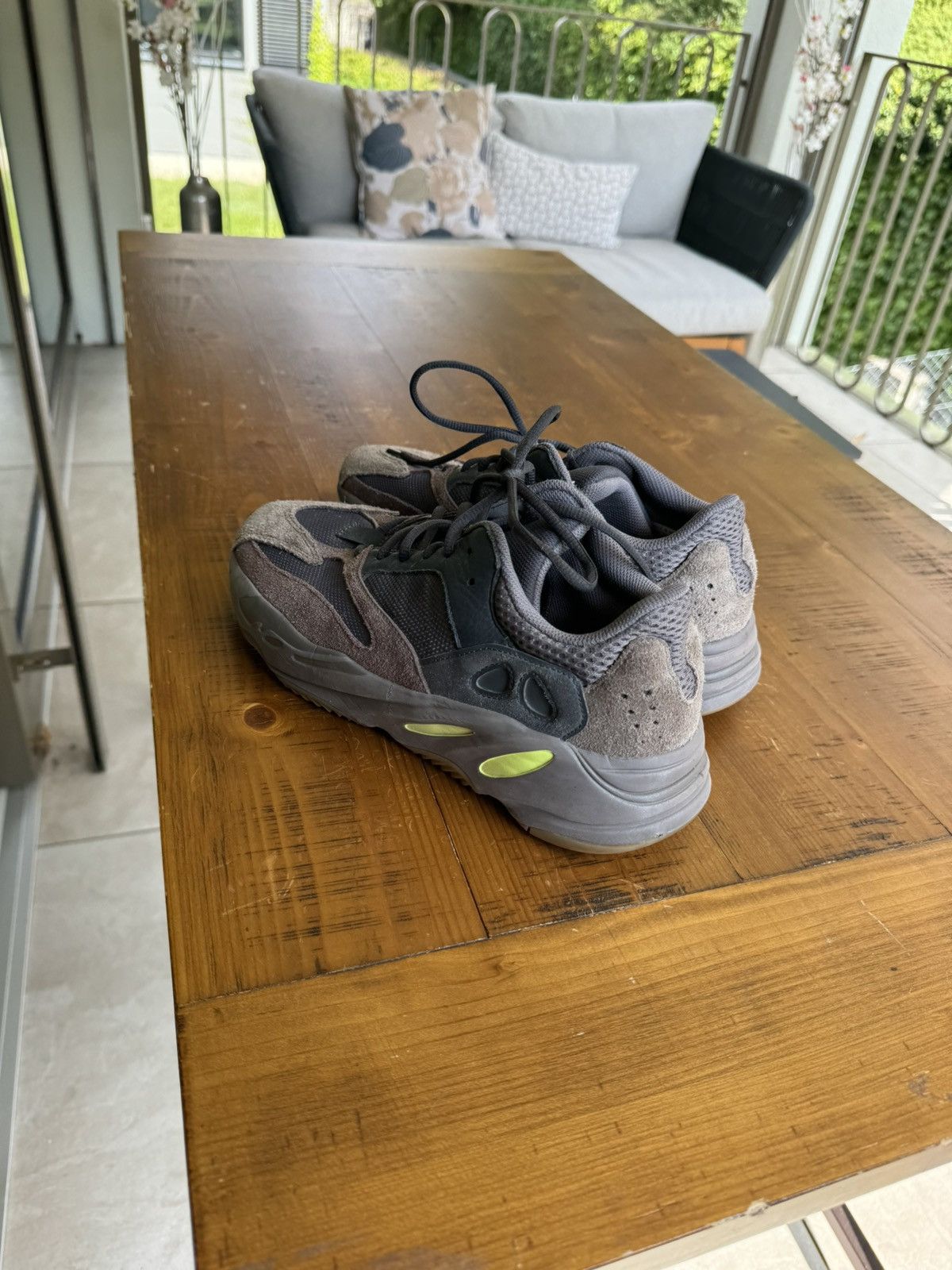 Adidas × Yeezy Yeezy 700 Size US 10.5 / EU 43-44 - 2 Thumbnail