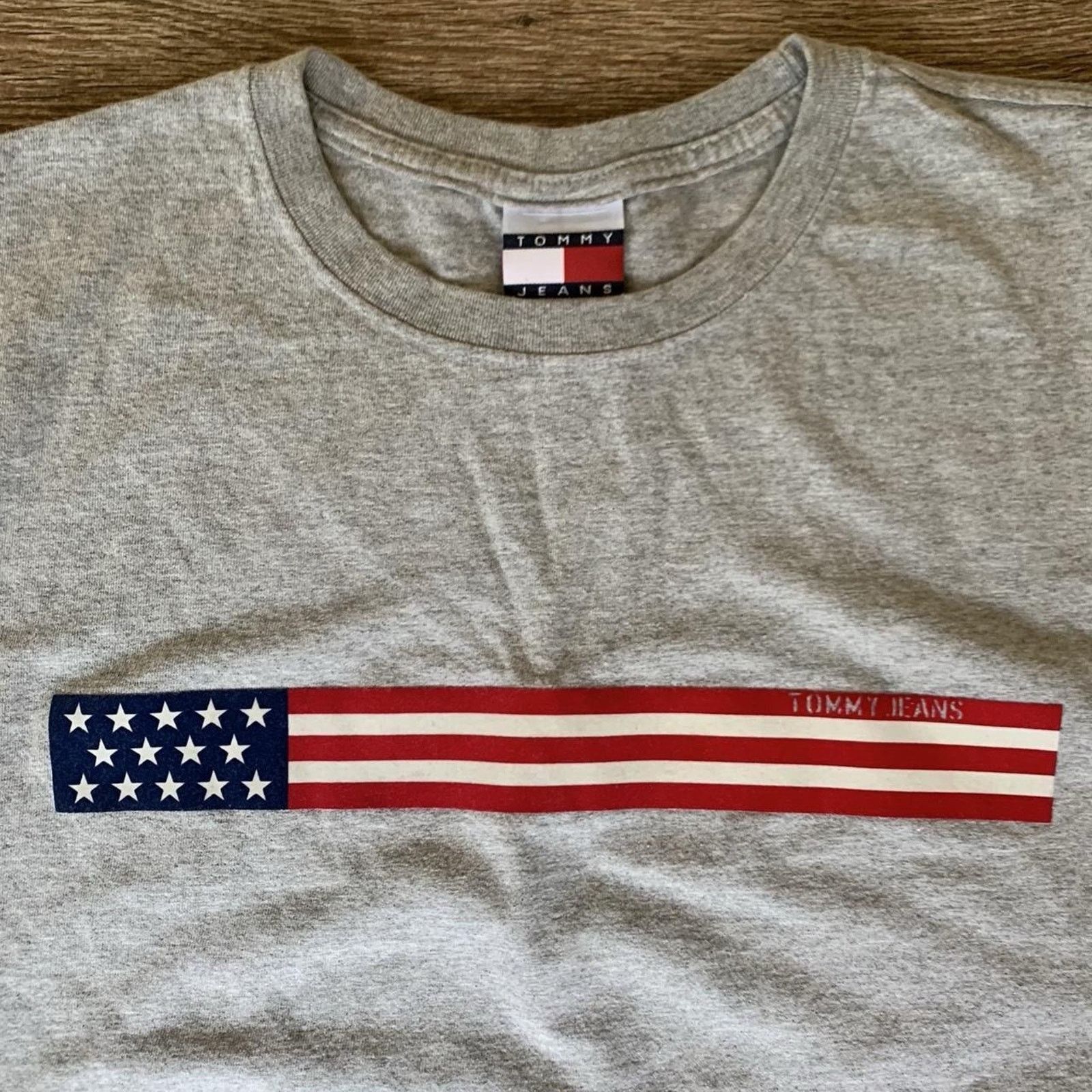 Tommy Hilfiger Vintage 90s Tommy Hilfiger Men’s Tshirt Size XL Size US XL / EU 56 / 4 - 2 Thumbnail