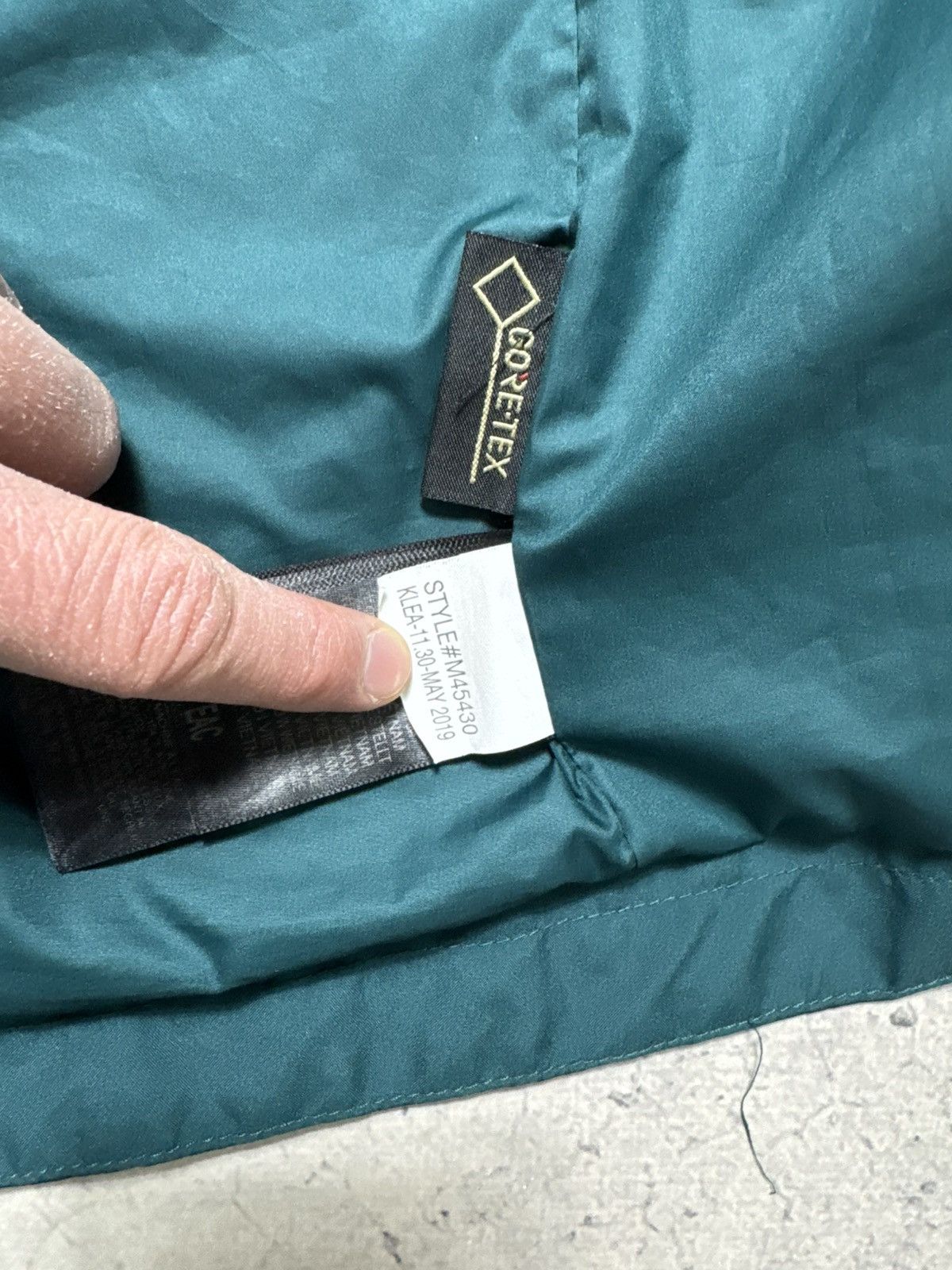 Marmot Marmot Gore-Tex Nylon Windbreakers Jacket Size L Size US L / EU 52-54 / 3 - 10 Thumbnail