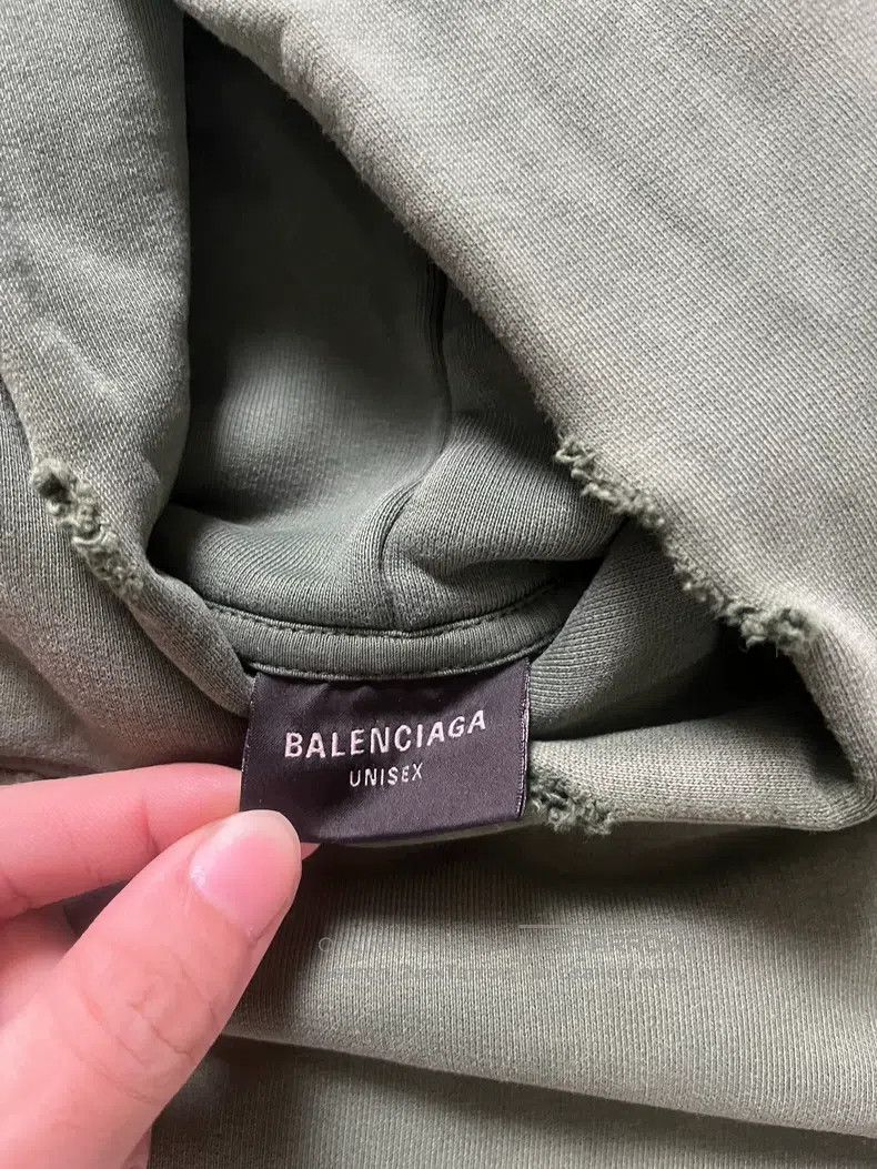 Balenciaga Balenciaga Tape Letter Hooded Sweatshirt Size US L / EU 52-54 / 3 - 3 Thumbnail
