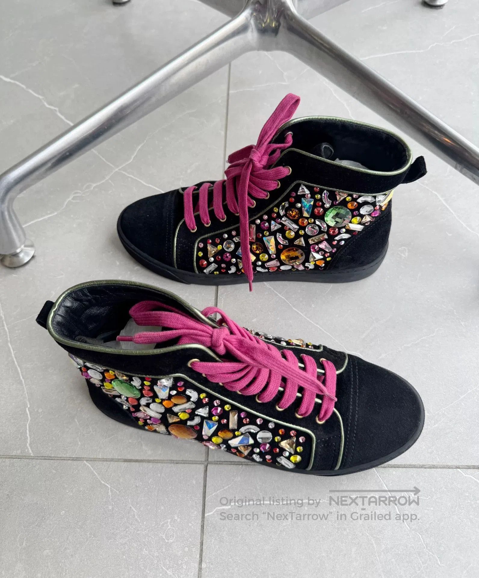 Christian Louboutin Christian Louboutin Diamond Rivet High-Top. Size US 5 / IT 35 - 2 Thumbnail