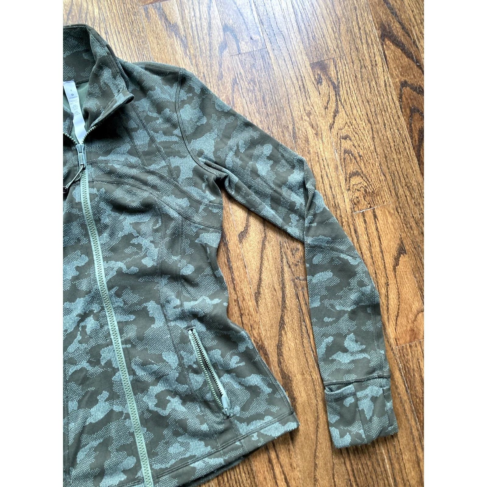 Lululemon Lululemon Define Jacket Womens Size 4 Camouflage Olive Green Full Zip Heritage Nylon Green Womens Size S / US 4 / IT 40 - 3 Thumbnail
