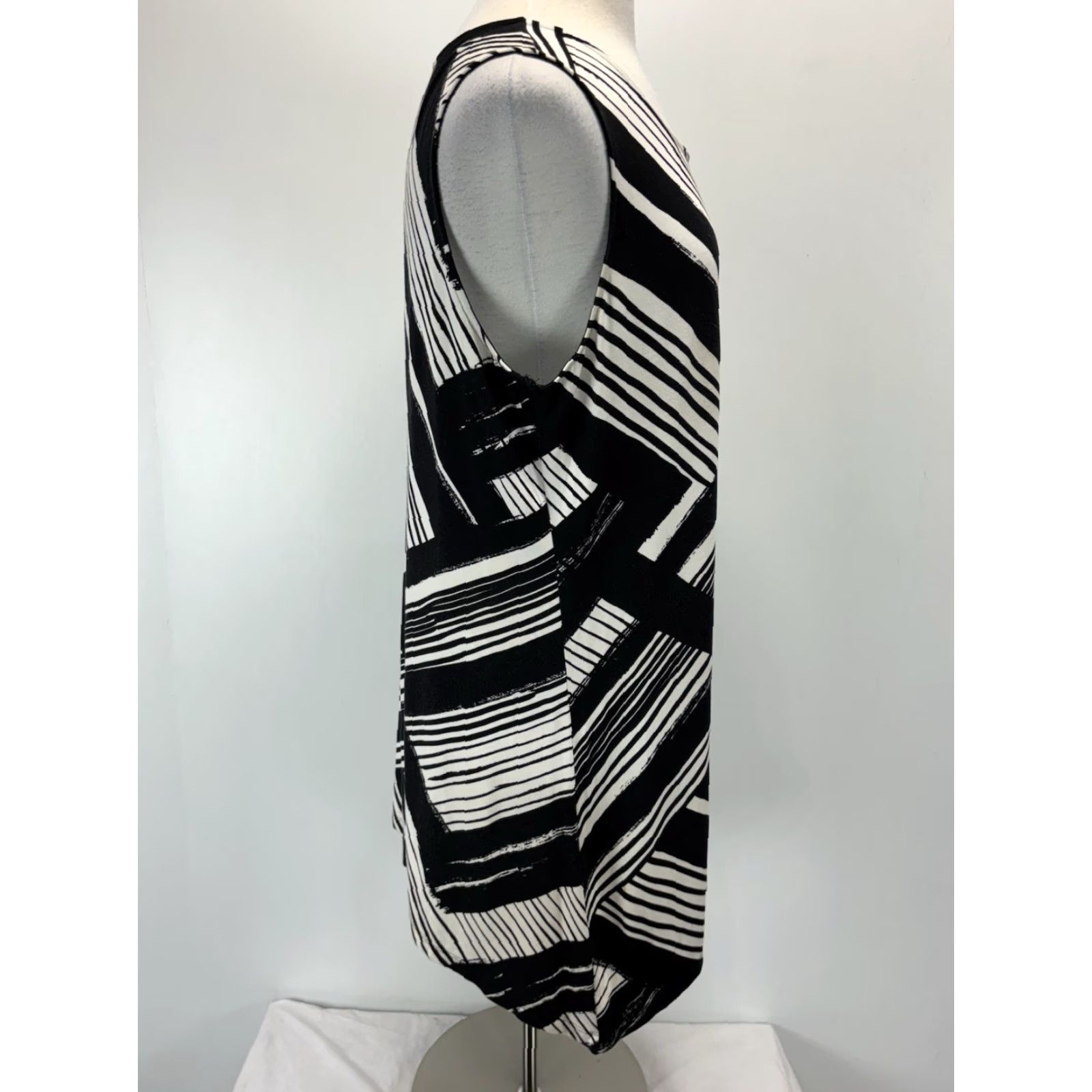 Vintage VINTAGE Soma Women Sleeveless Geometric Dress XL Black White A-Line Casual Travel Stretch Size XL / US 12-14 / IT 48-50 - 4 Thumbnail