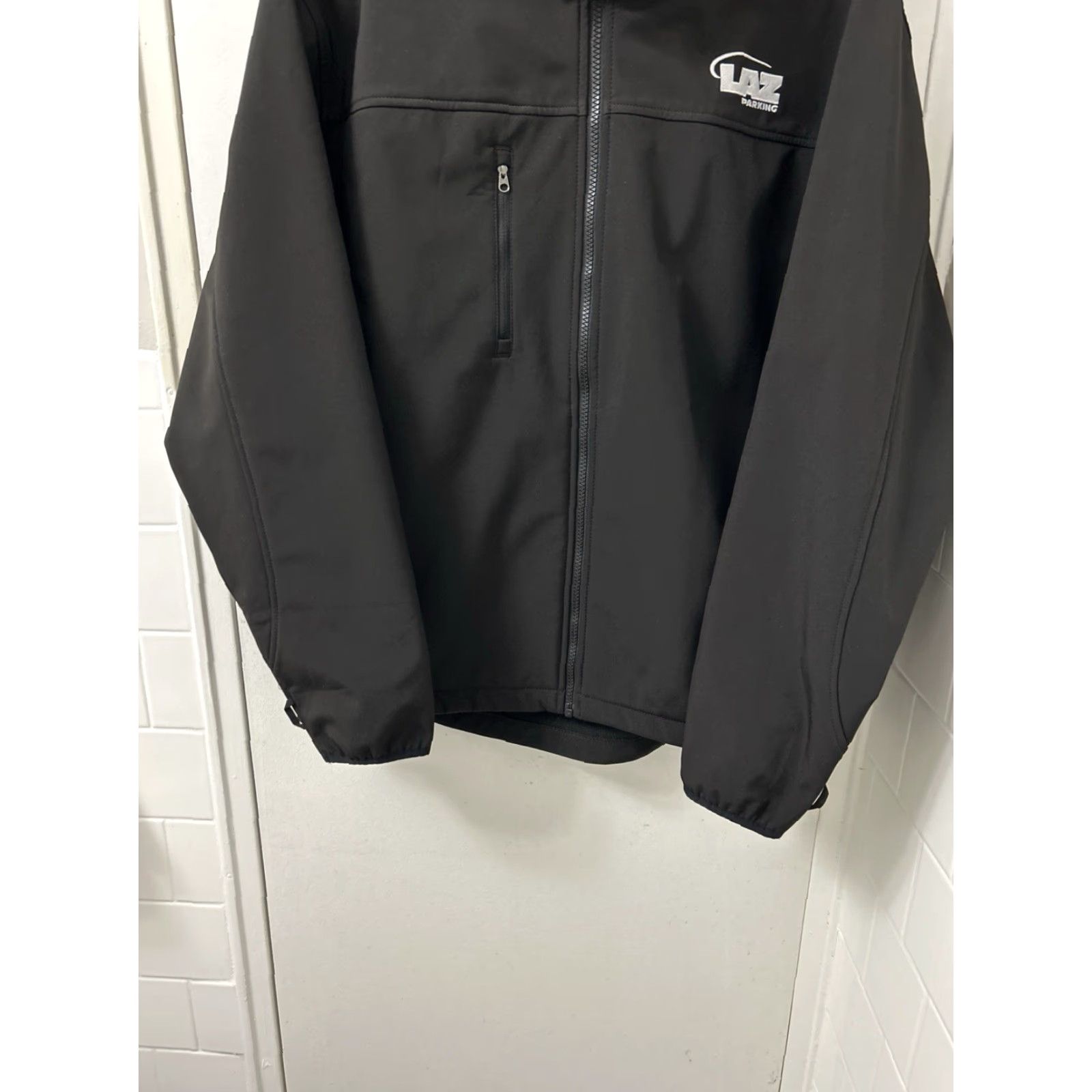 Vintage Cintas Mens Black Softshell Jacket Full Zip Fleece Lined Workwear Stand-Up Collar ZIP Pockets Embroidered LAZ Parking Logo Size US L / EU 52-54 / 3 - 3 Thumbnail