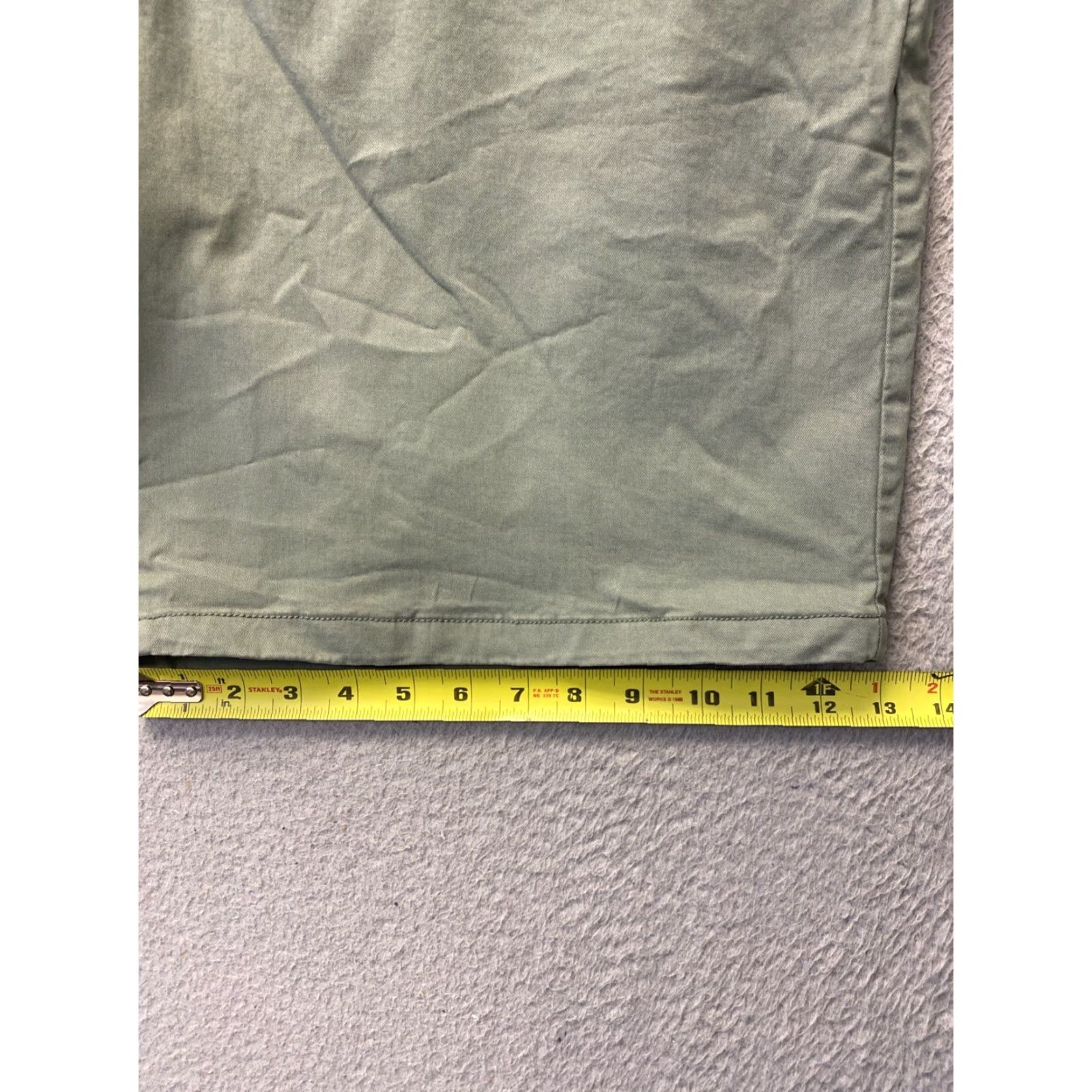 Gap Gap Men Chino Shorts 42 Green Flat Front Casual 12-Inch Fall Spring Summer Winter Size US 42 / EU 58 - 6 Thumbnail
